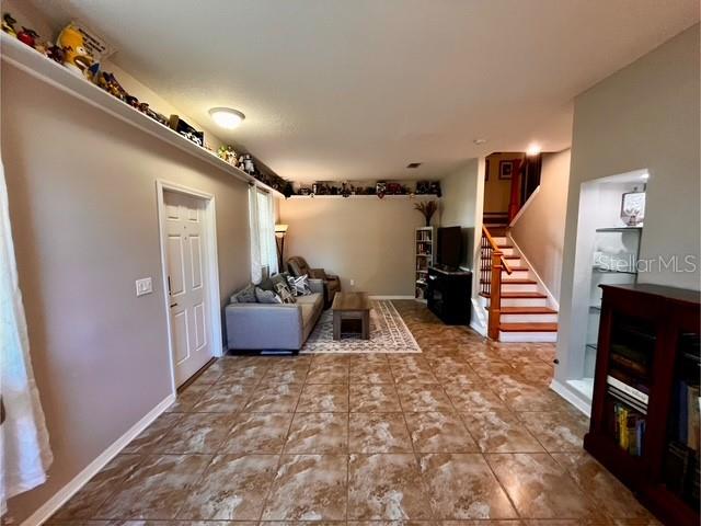 Image 5 of 37 For 14801 Evergreen Oak Loop