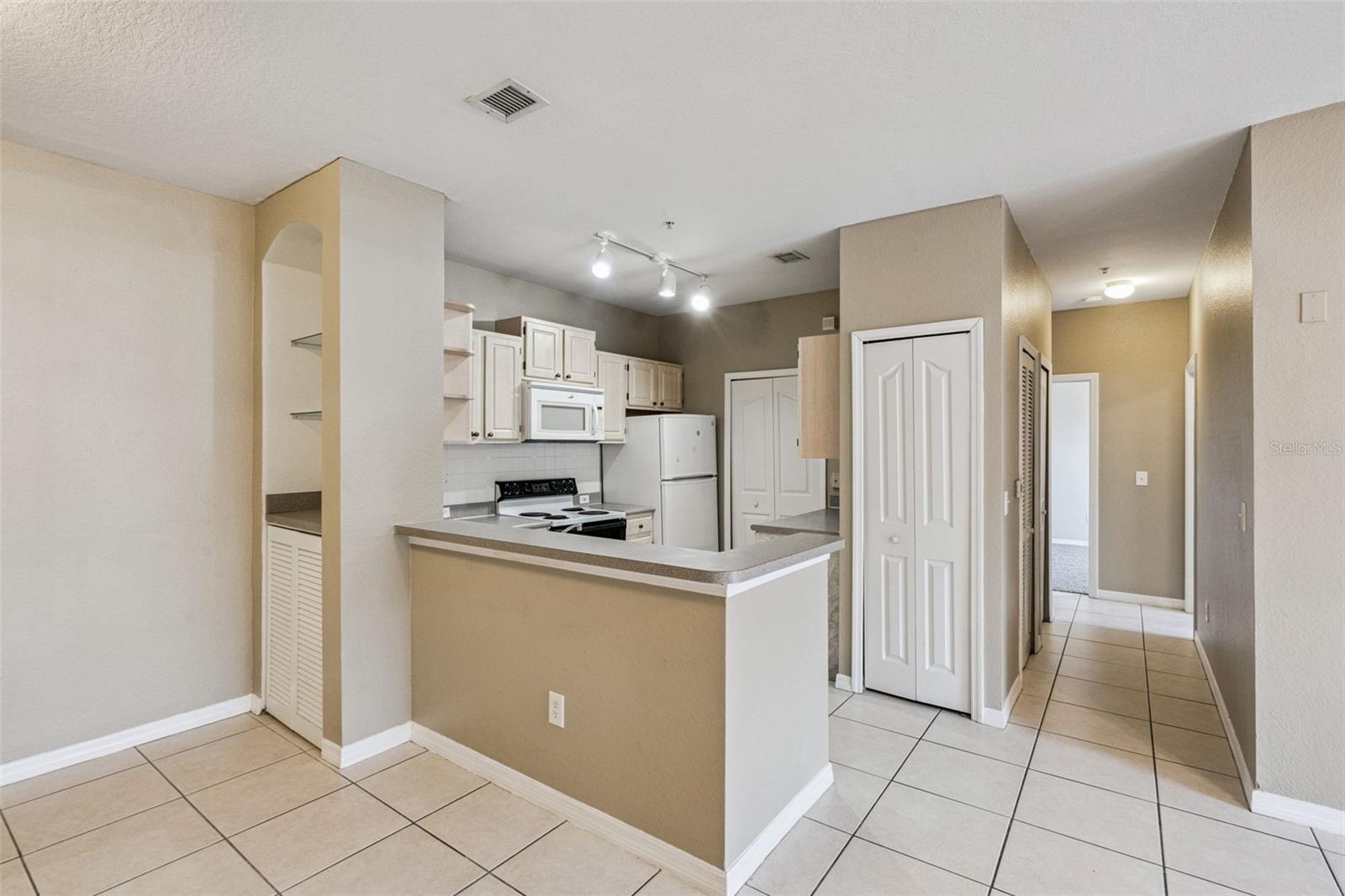 Image 6 of 52 For 2651 Maitland Crossing Way 103