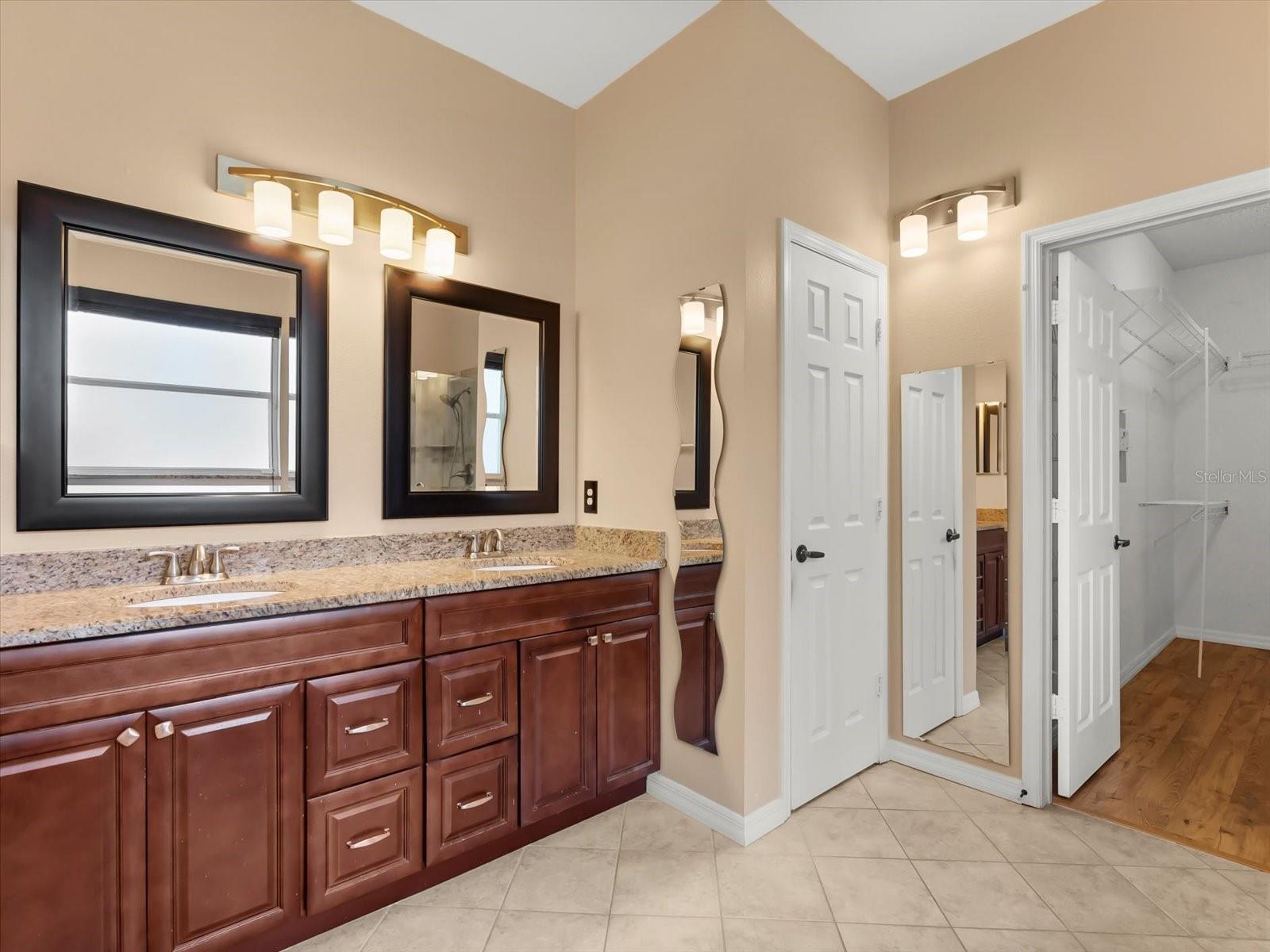 Image 18 of 43 For 5471 Glen Oak Place