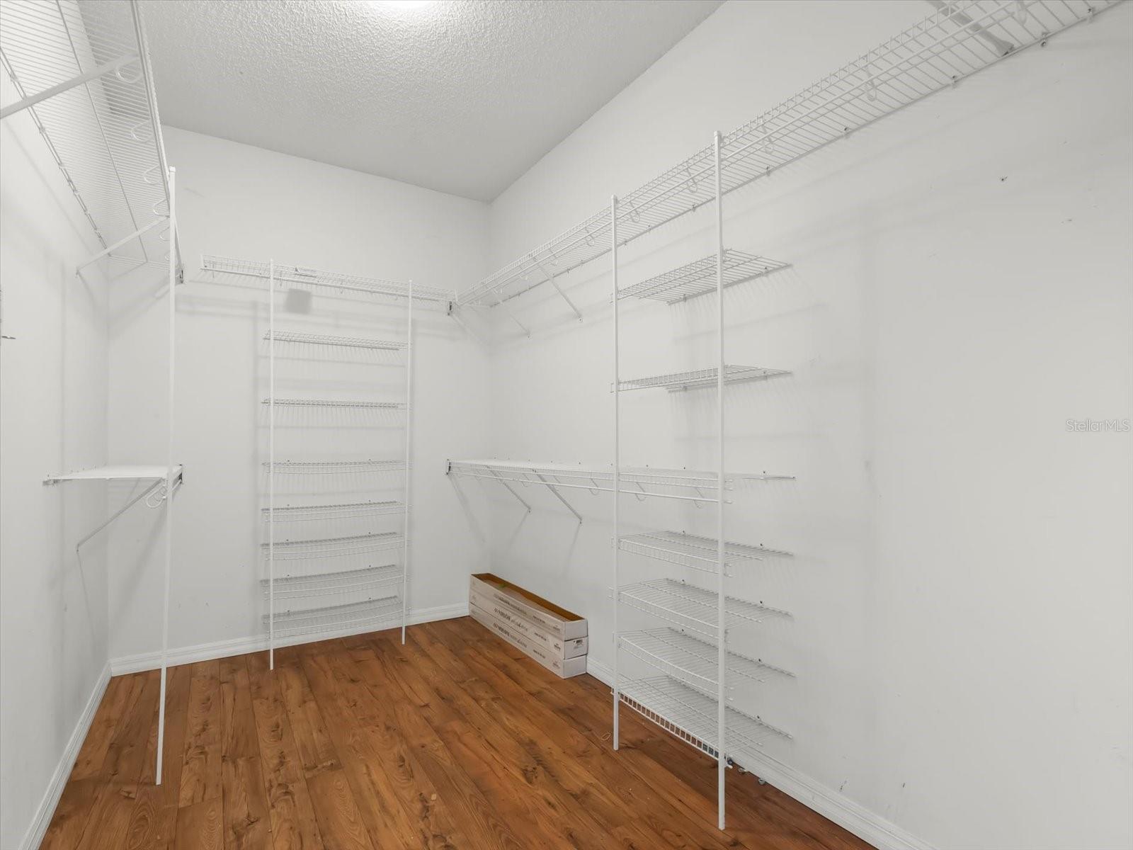 Image 21 of 43 For 5471 Glen Oak Place