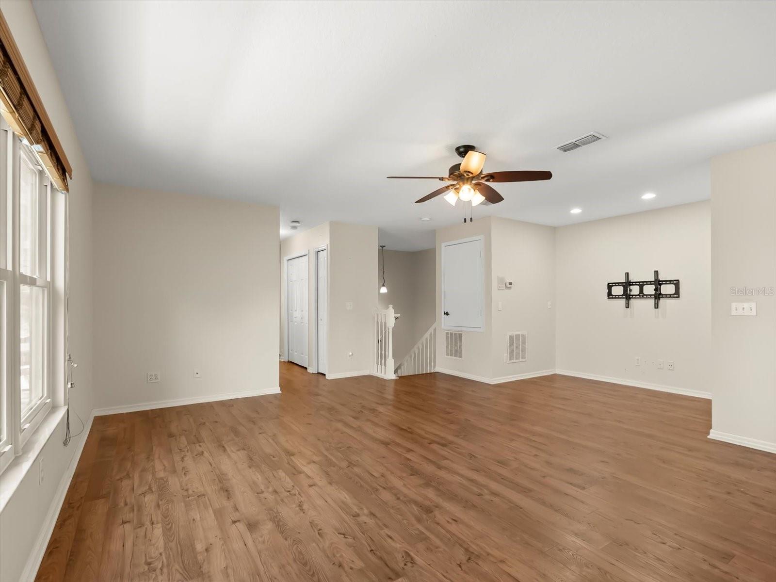 Image 25 of 43 For 5471 Glen Oak Place