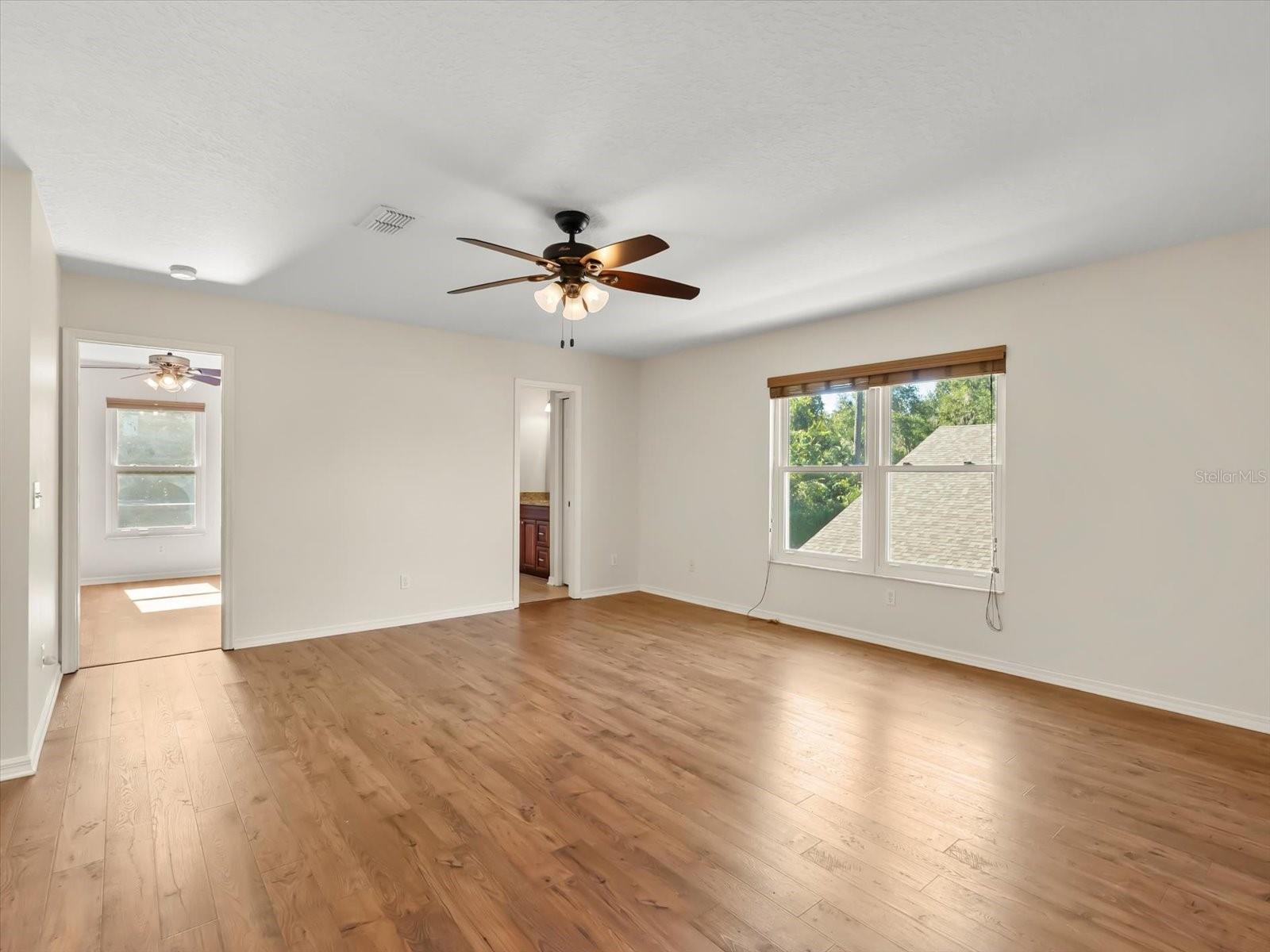 Image 26 of 43 For 5471 Glen Oak Place