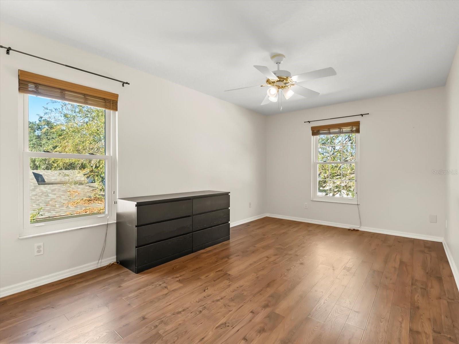 Image 32 of 43 For 5471 Glen Oak Place