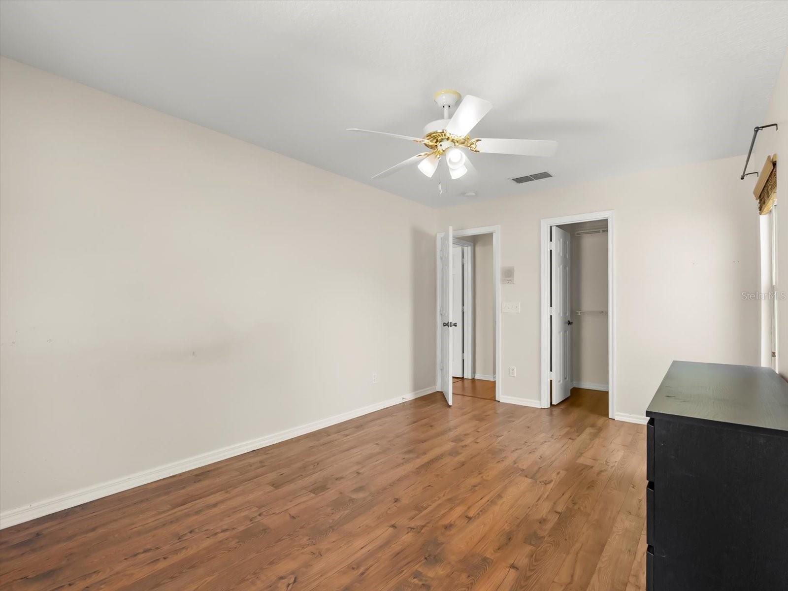 Image 33 of 43 For 5471 Glen Oak Place