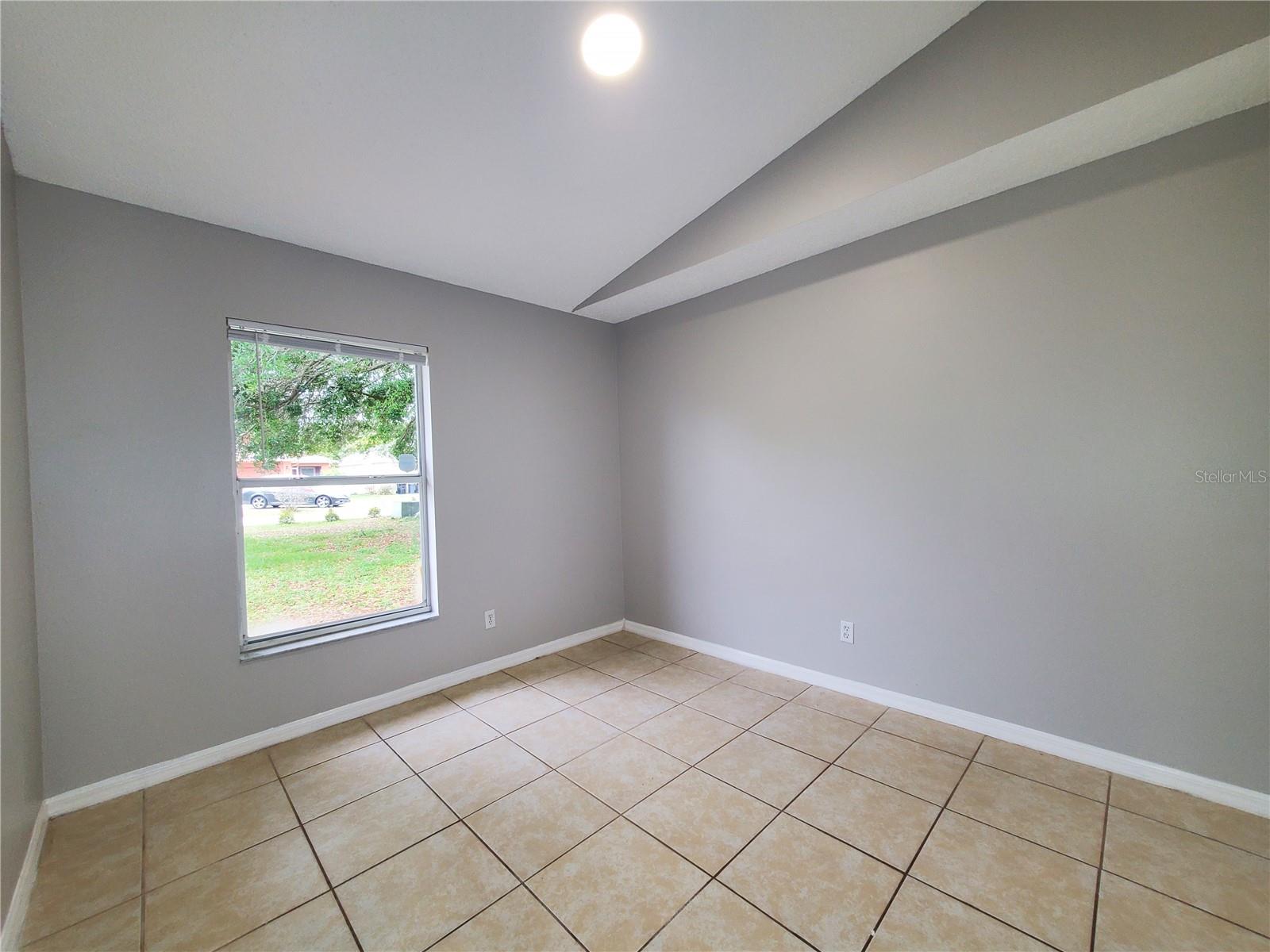 Image 18 of 29 For 10237 Vista Cove Lane