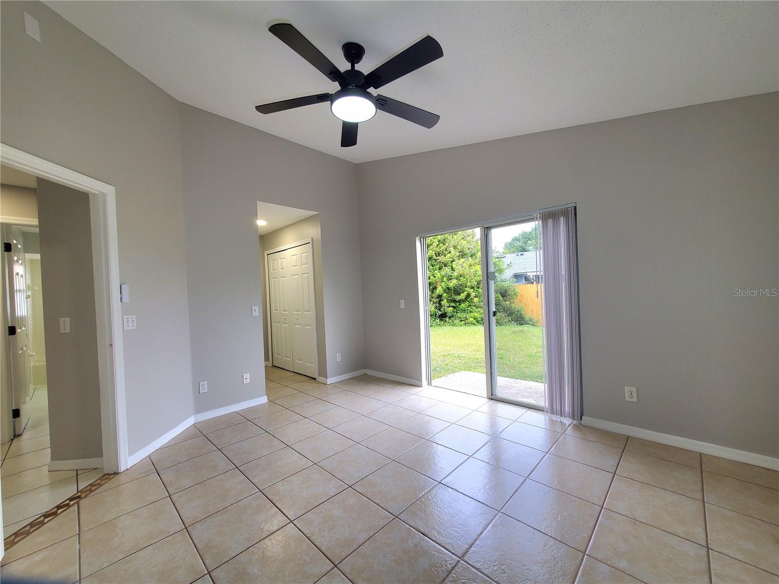 Image 21 of 29 For 10237 Vista Cove Lane