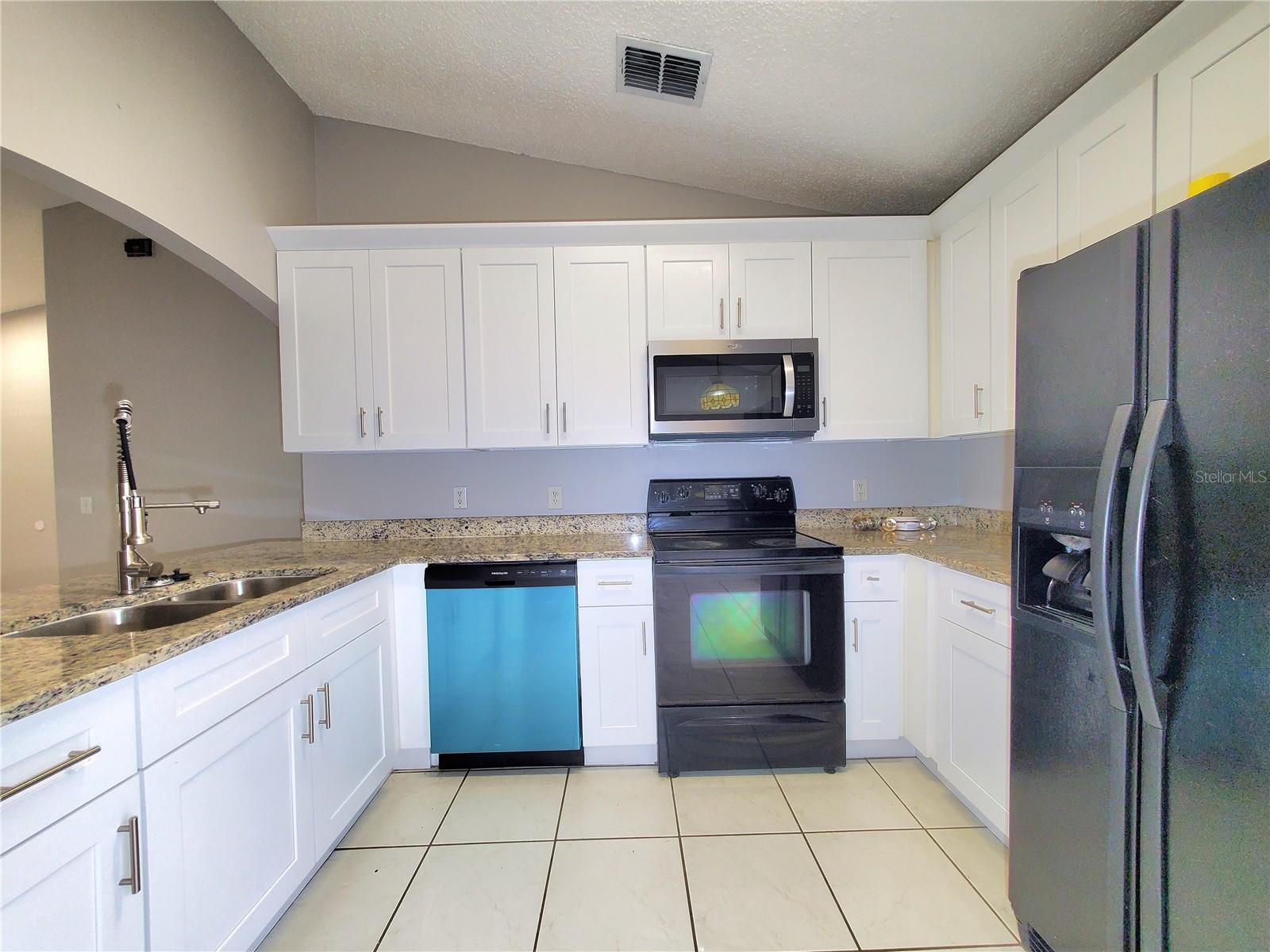 Image 5 of 29 For 10237 Vista Cove Lane