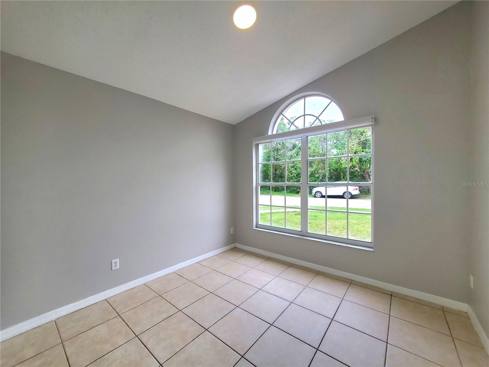 Image 7 of 29 For 10237 Vista Cove Lane