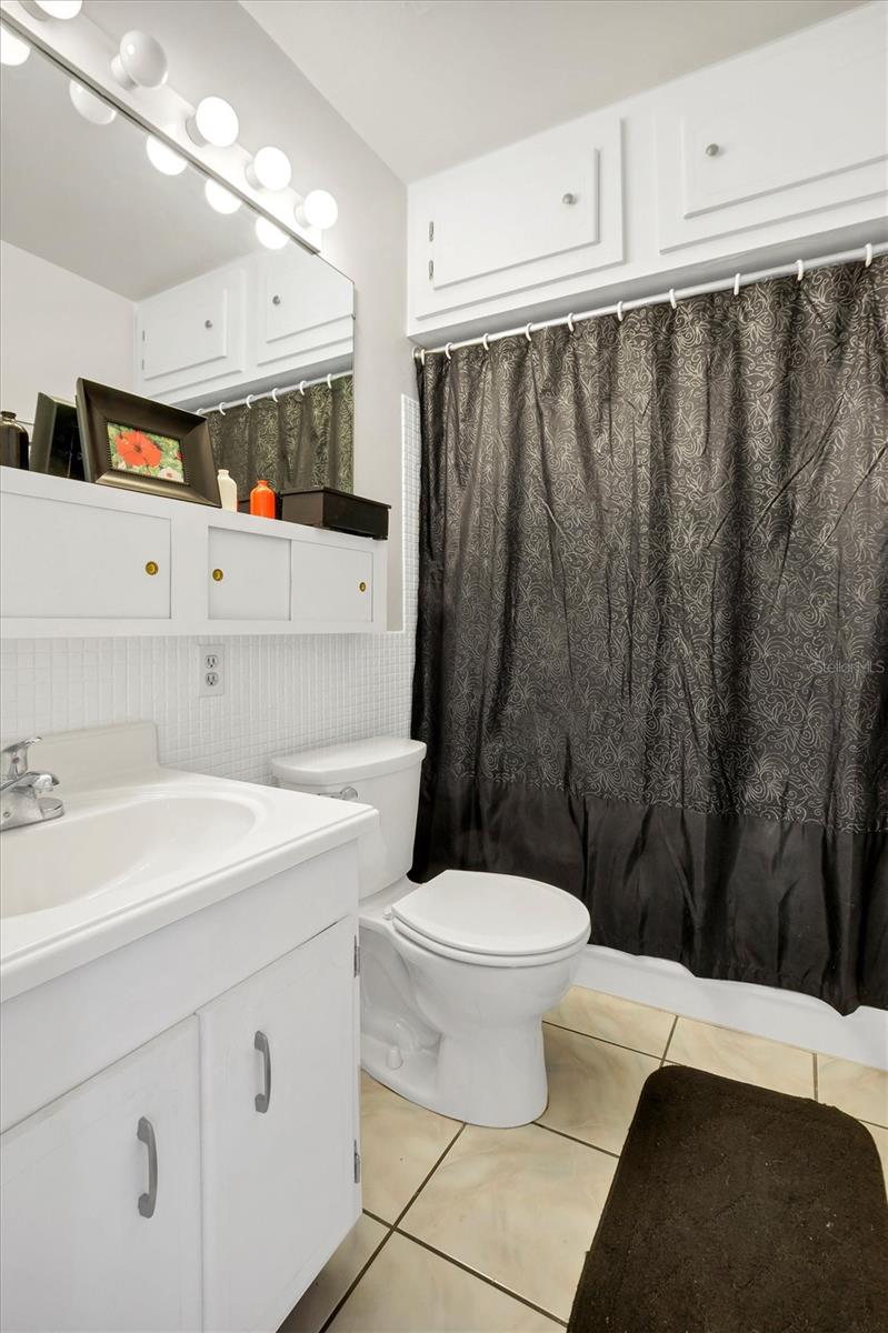 Image 14 of 26 For 1600 Lake Parker Drive D5