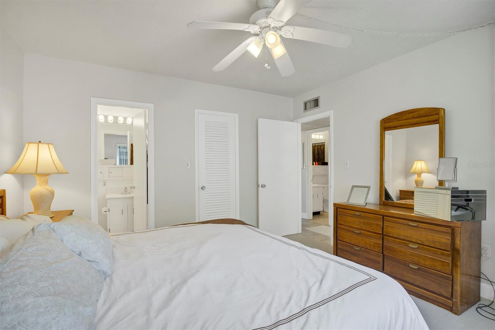 Image 18 of 26 For 1600 Lake Parker Drive D5