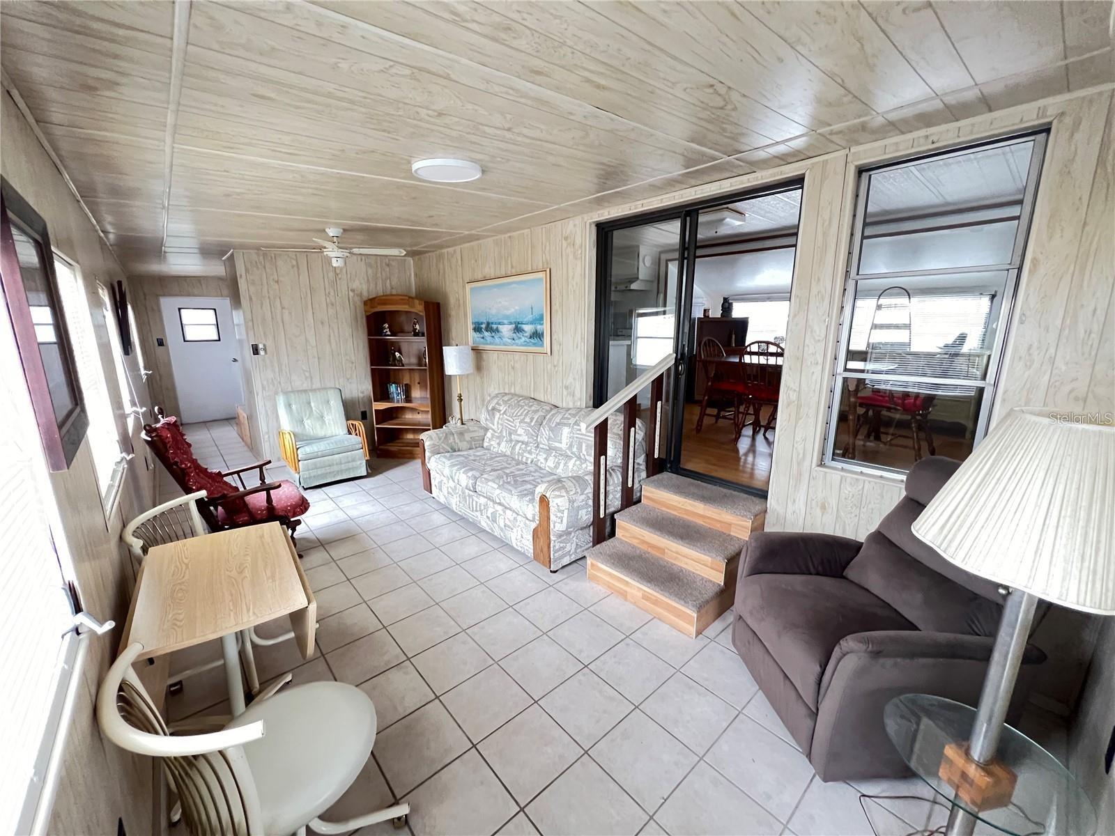 Image 10 of 36 For 237 Palm Crest Lane