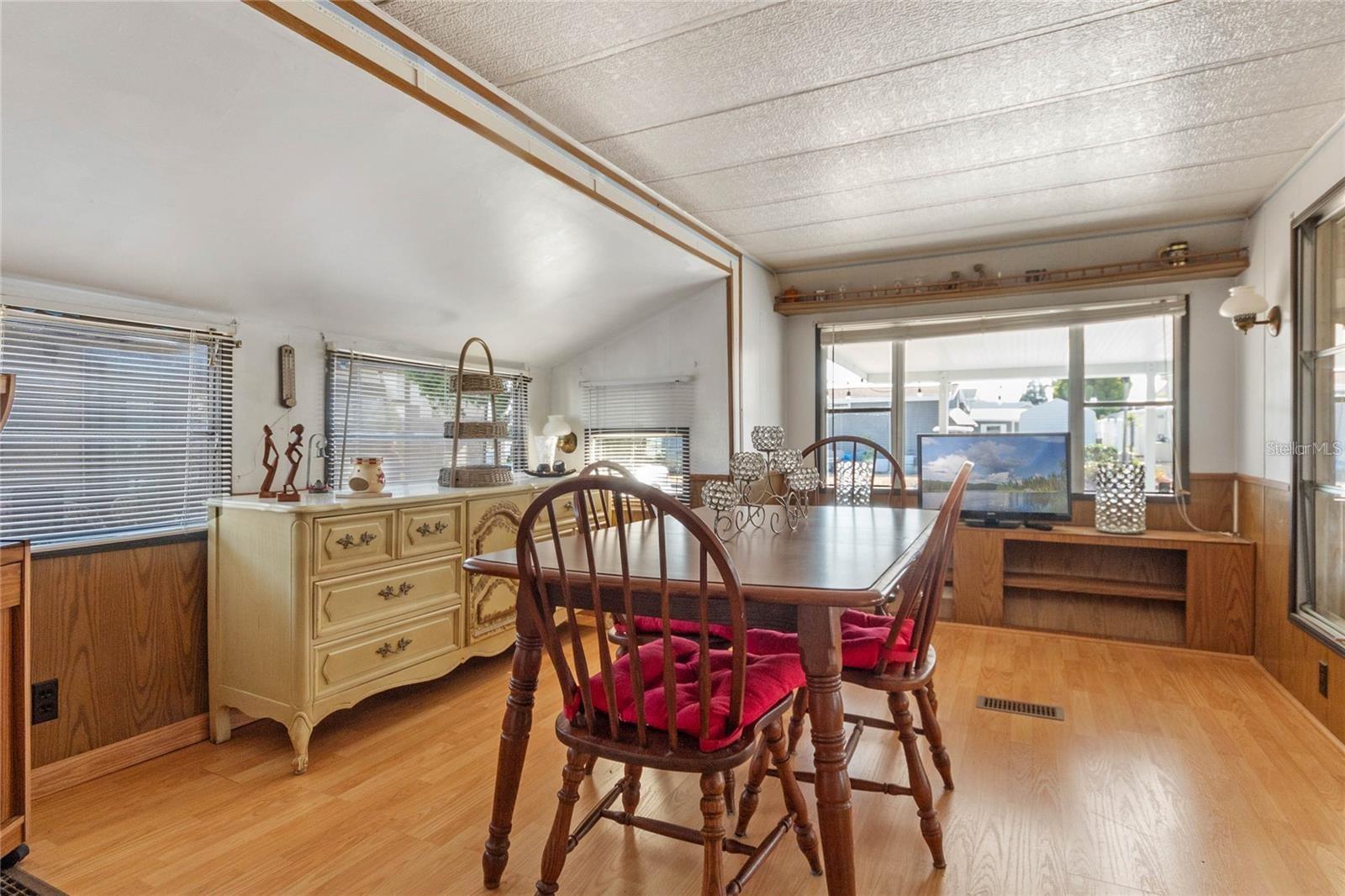 Image 12 of 36 For 237 Palm Crest Lane