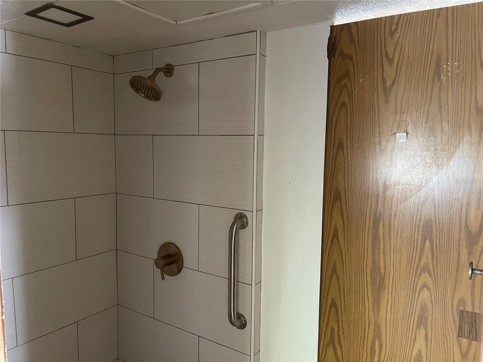 Image 19 of 36 For 237 Palm Crest Lane