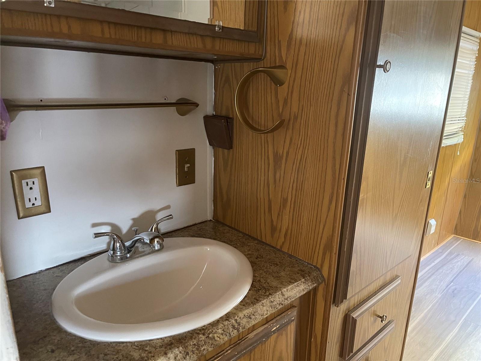 Image 21 of 36 For 237 Palm Crest Lane