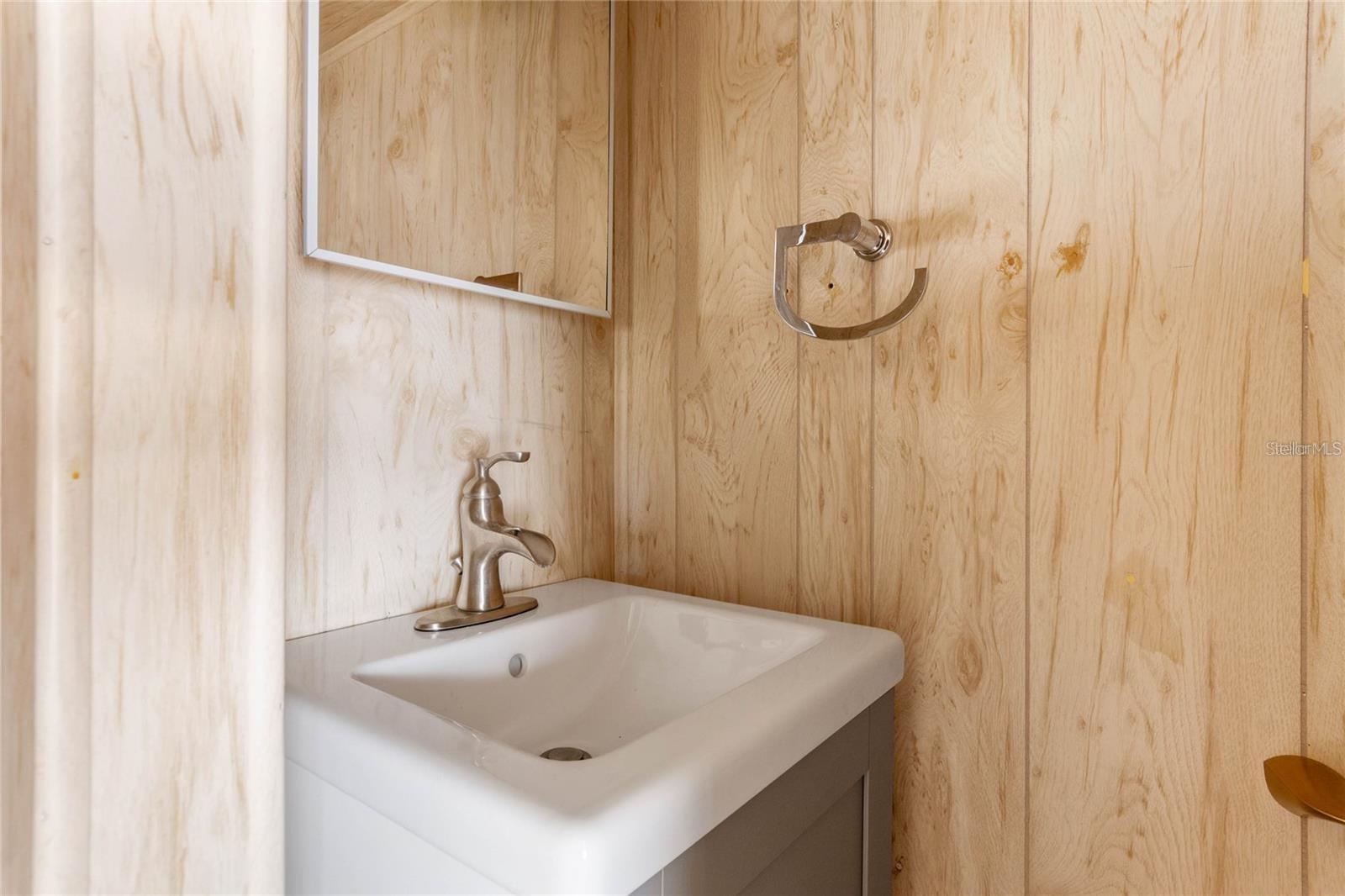 Image 27 of 36 For 237 Palm Crest Lane