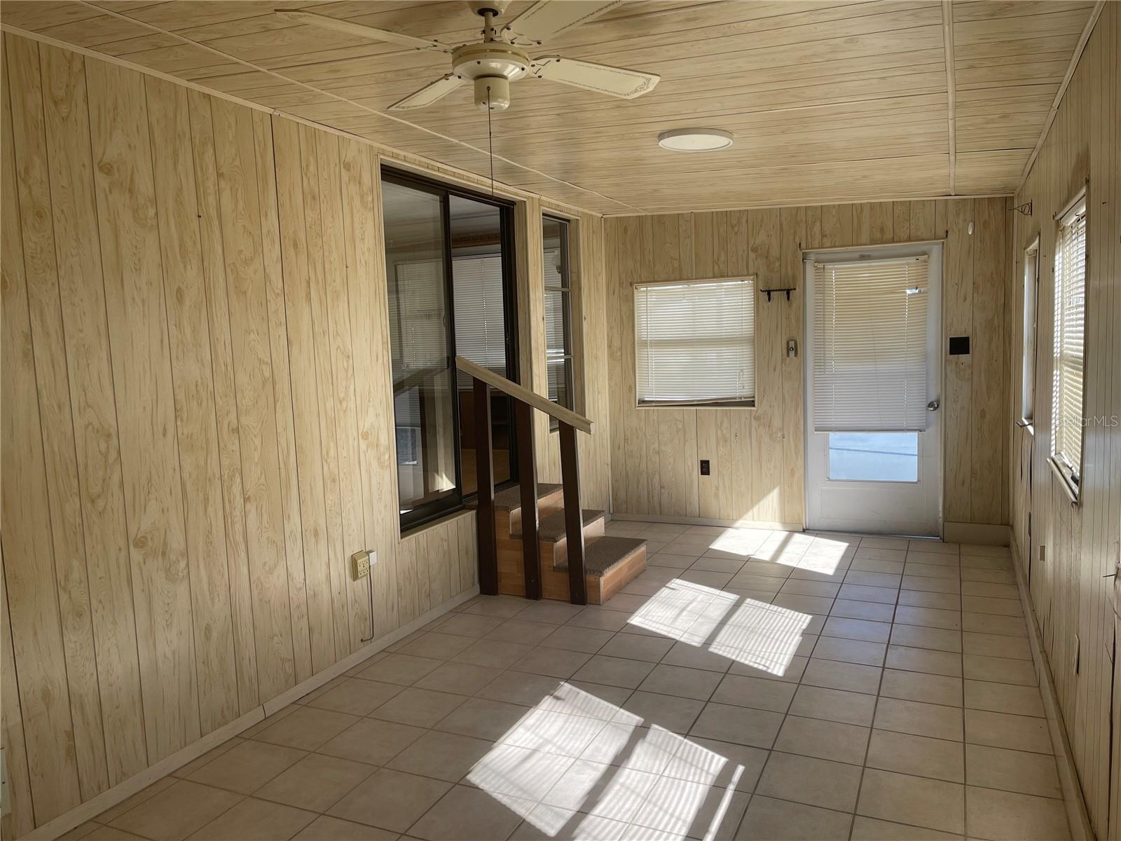 Image 9 of 36 For 237 Palm Crest Lane