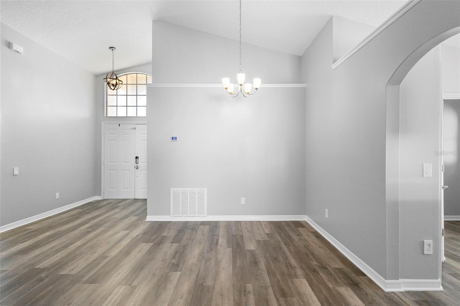 Image 15 of 32 For 110 Weathersfield Avenue