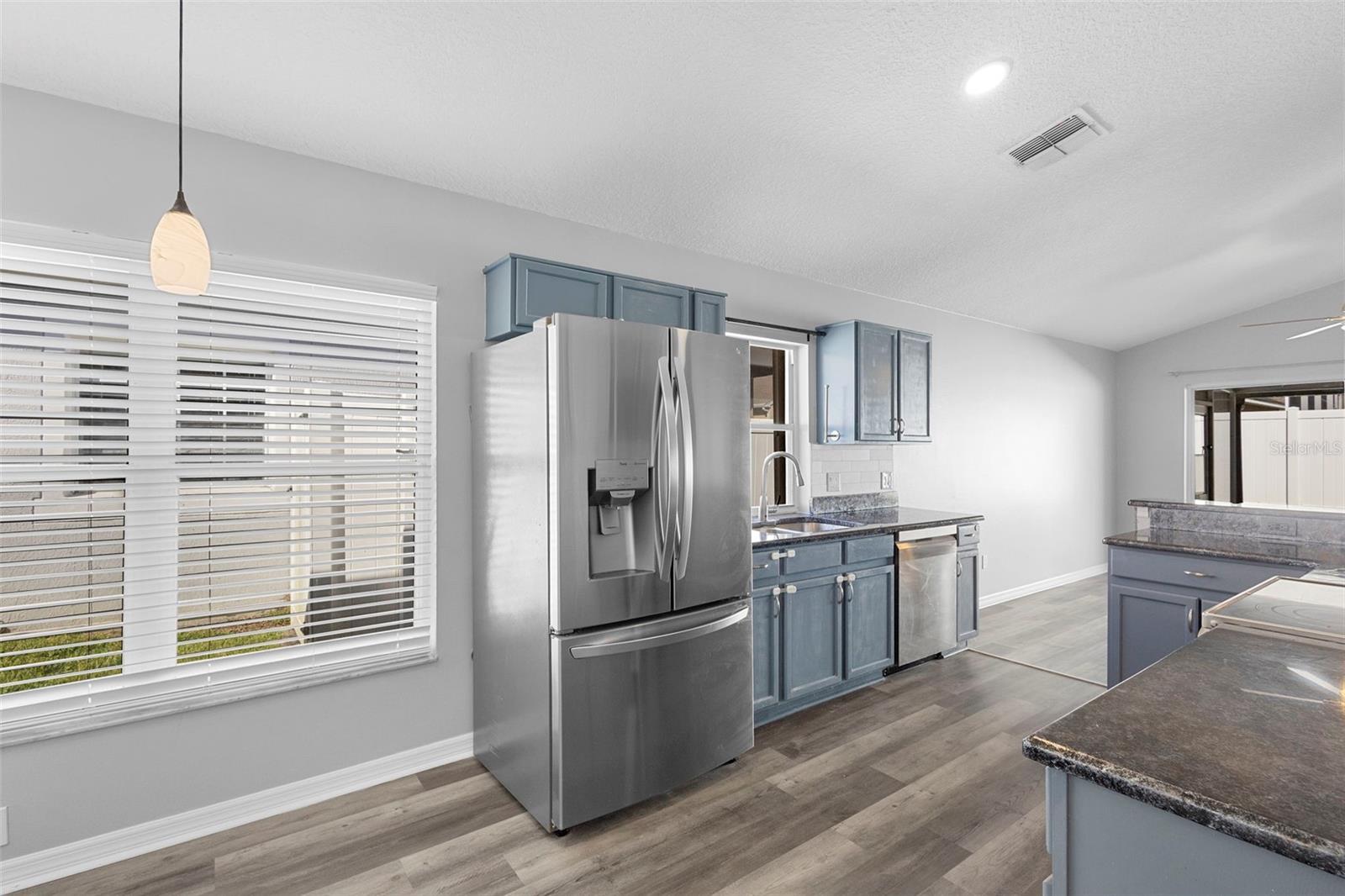 Image 20 of 32 For 110 Weathersfield Avenue