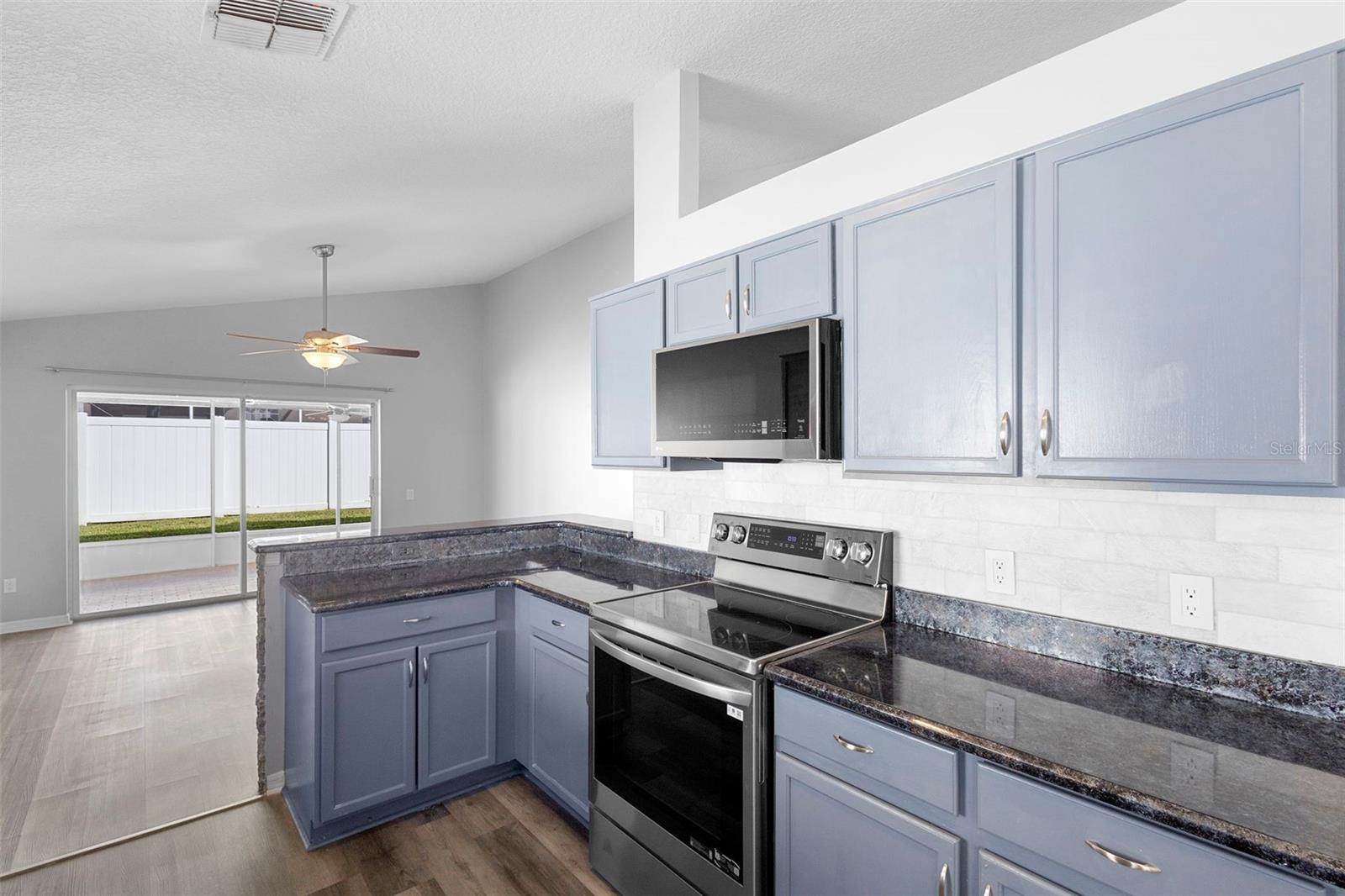 Image 21 of 32 For 110 Weathersfield Avenue