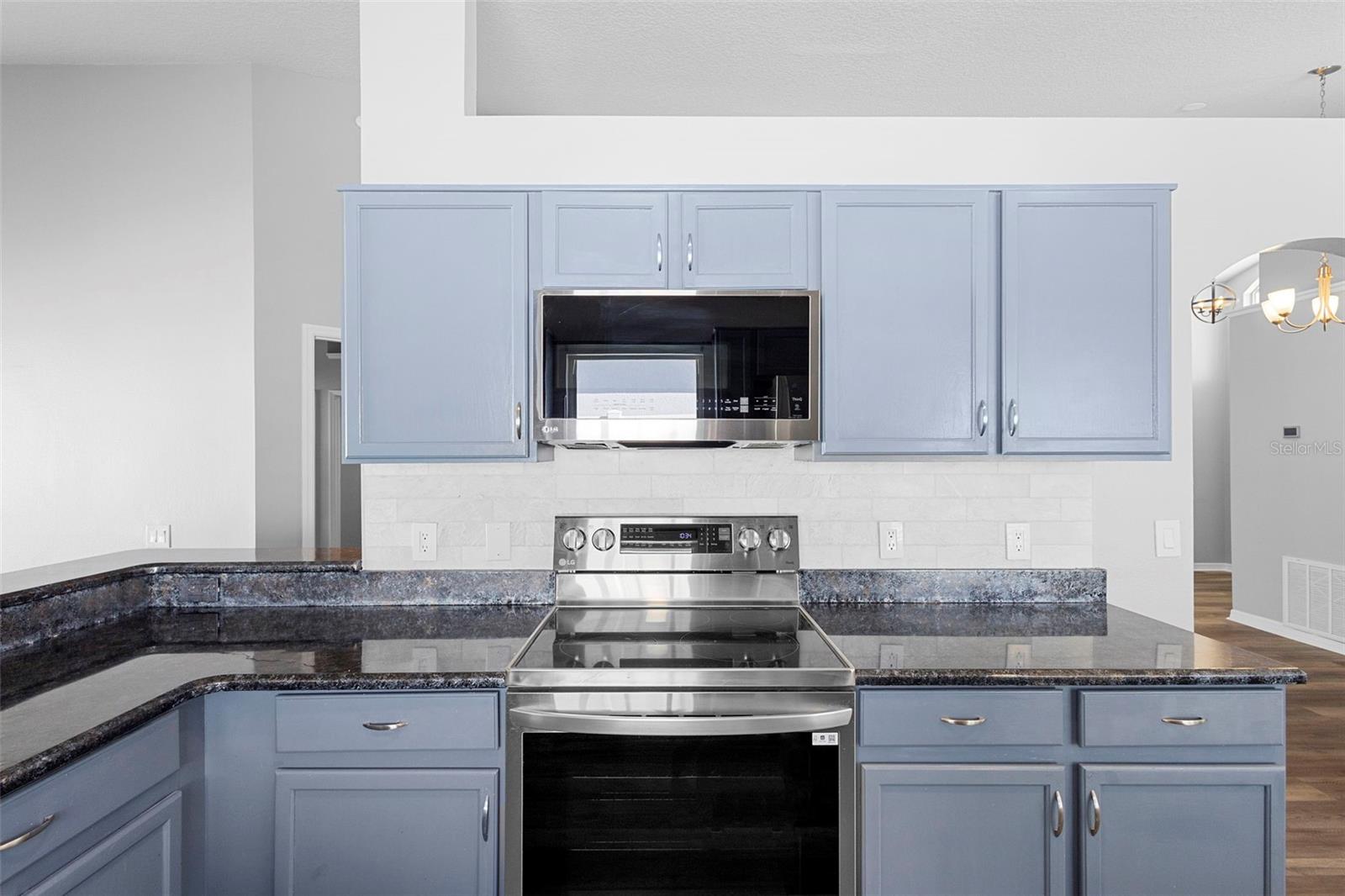 Image 22 of 32 For 110 Weathersfield Avenue