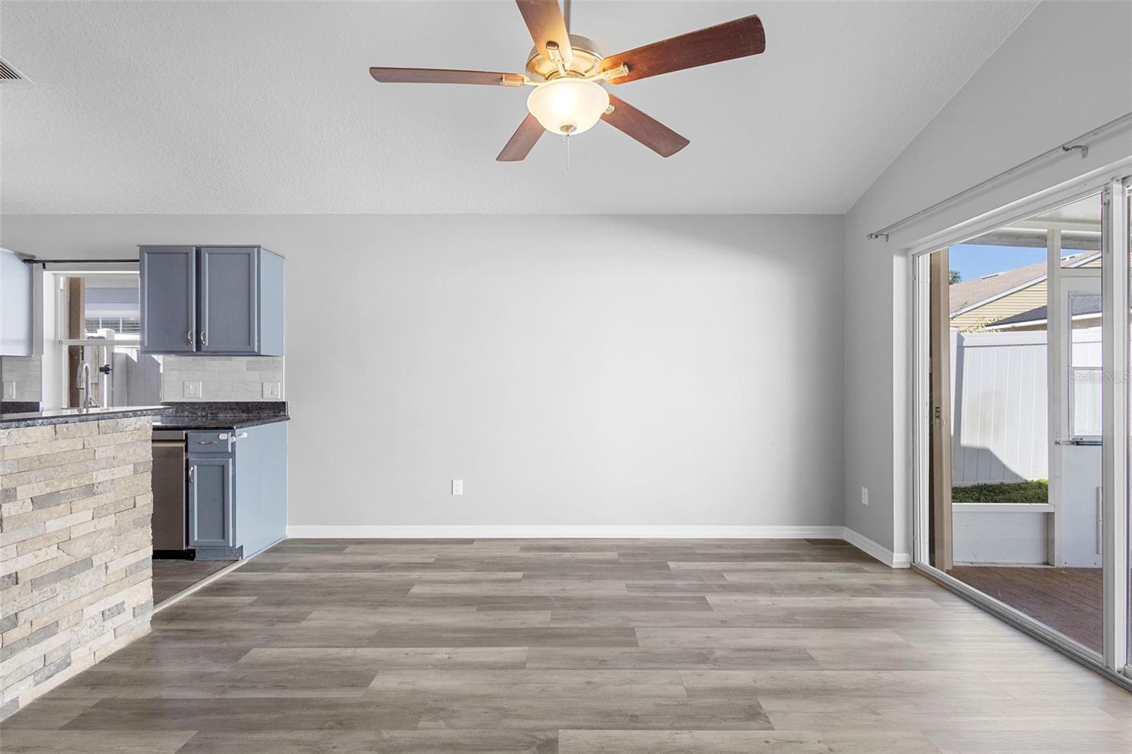 Image 27 of 32 For 110 Weathersfield Avenue