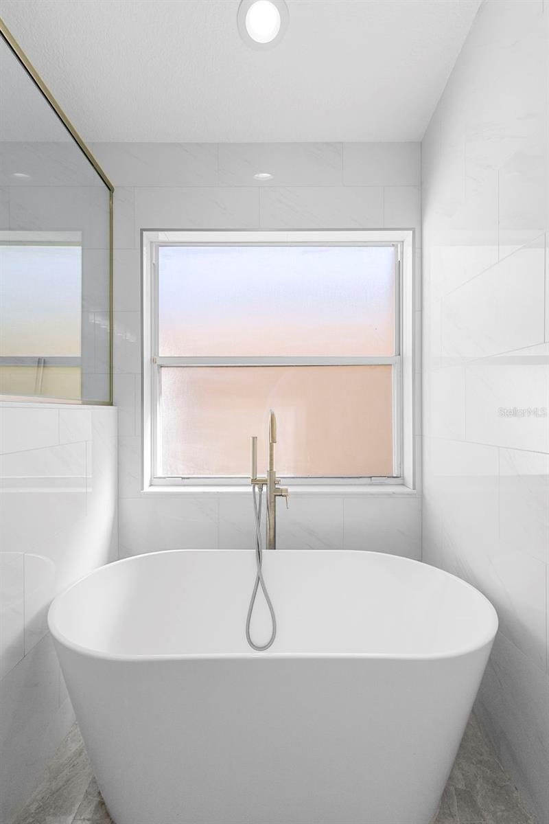 Image 6 of 32 For 110 Weathersfield Avenue