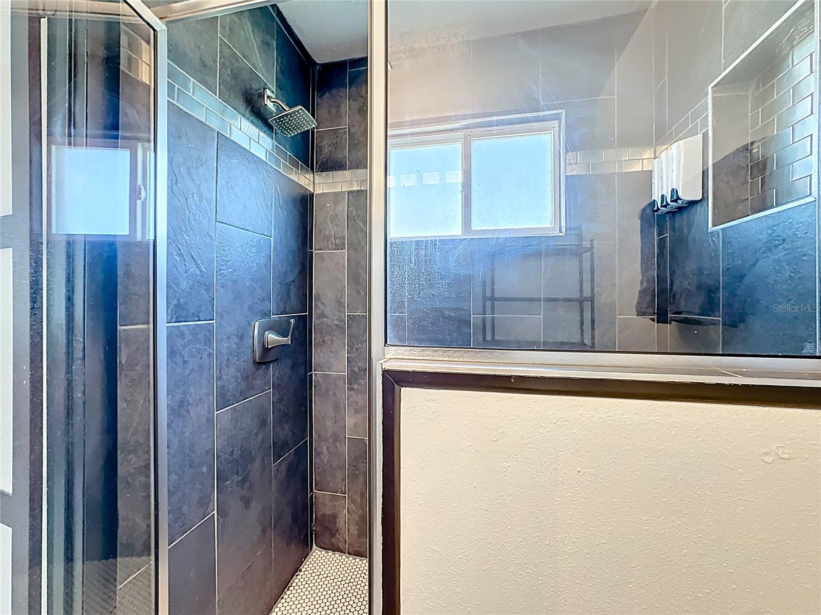 Image 22 of 37 For 1537 Colony Avenue