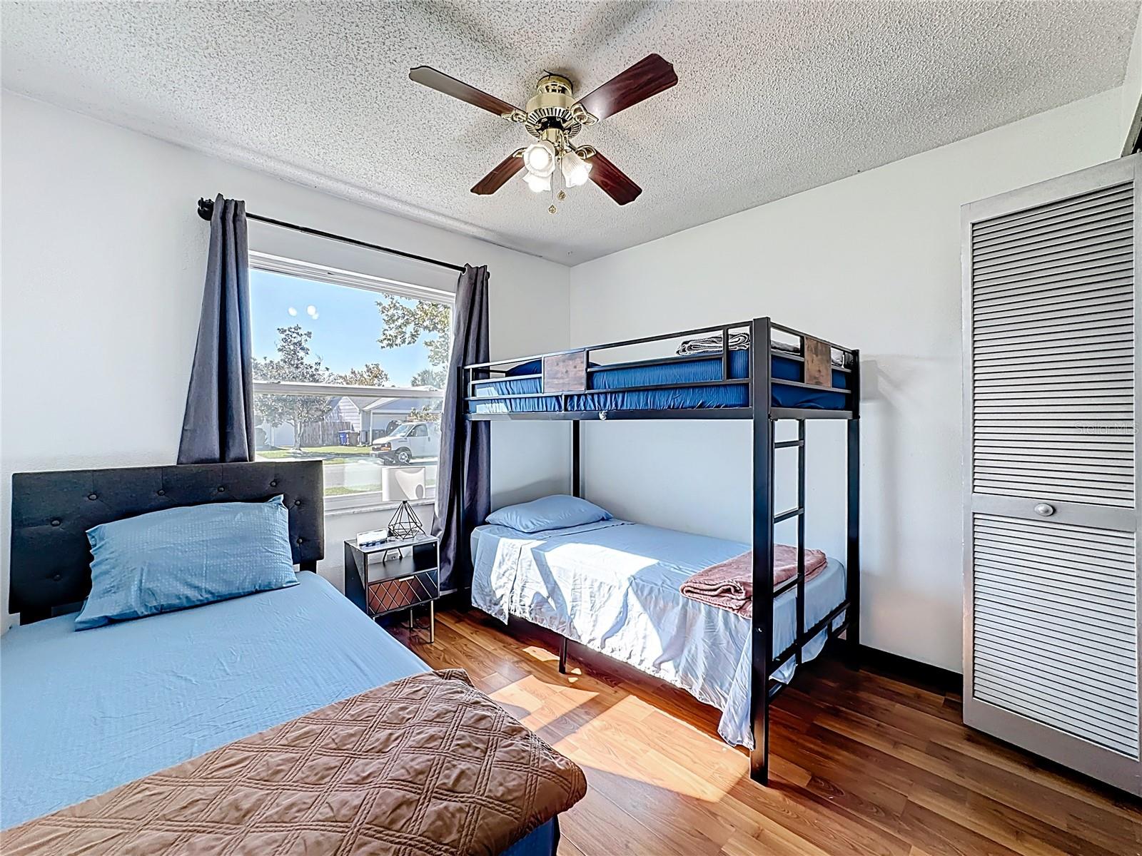 Image 24 of 37 For 1537 Colony Avenue