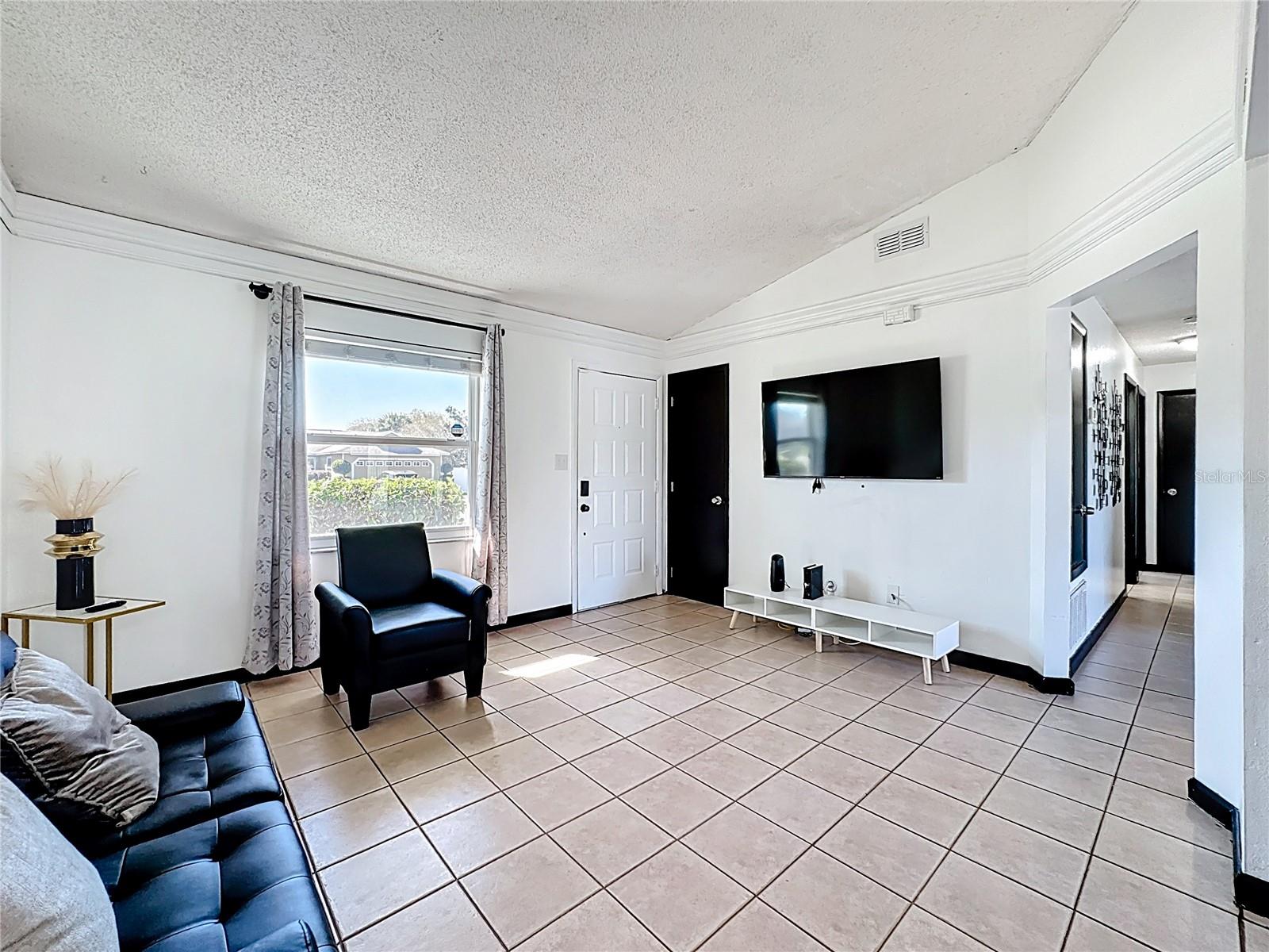 Image 7 of 37 For 1537 Colony Avenue