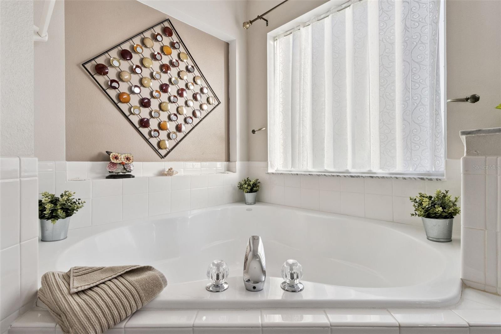 Image 33 of 69 For 3120 Antiqua Way