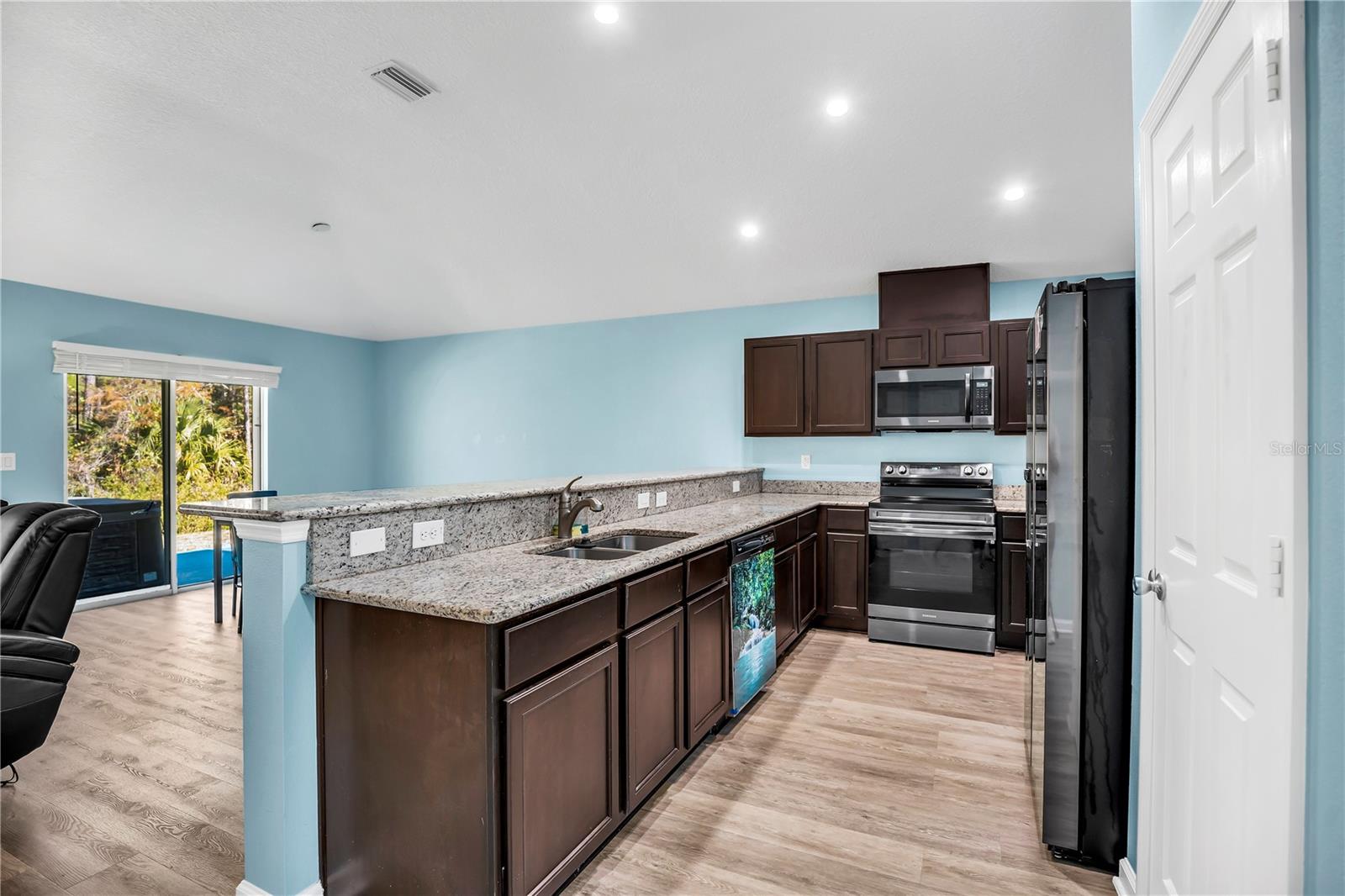 Image 4 of 25 For 73 Pergola Place