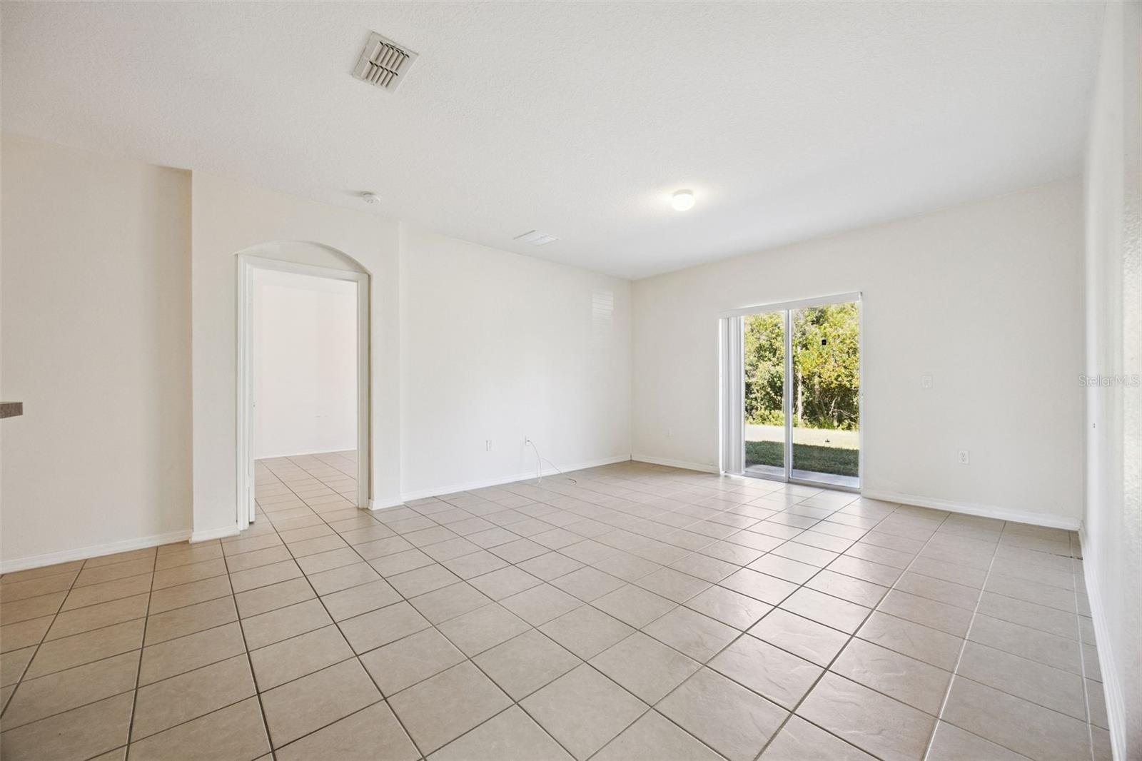 Image 8 of 21 For 3153 Queen Alexandria Drive