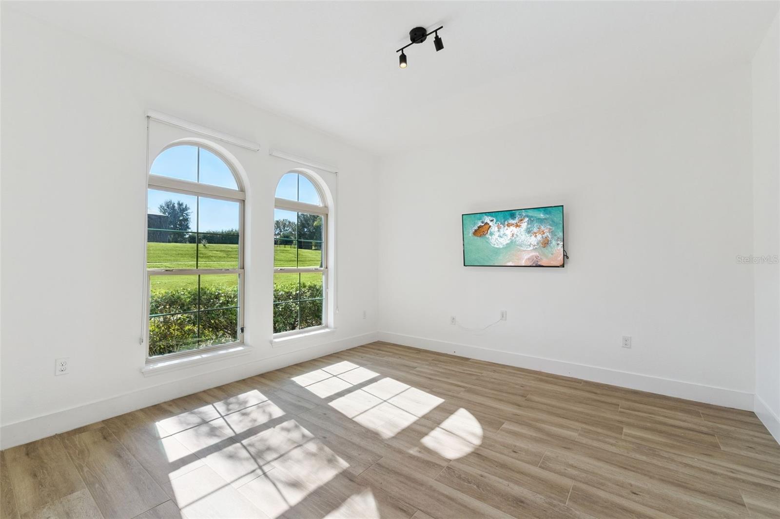 Image 11 of 70 For 16716 Caravaggio Loop