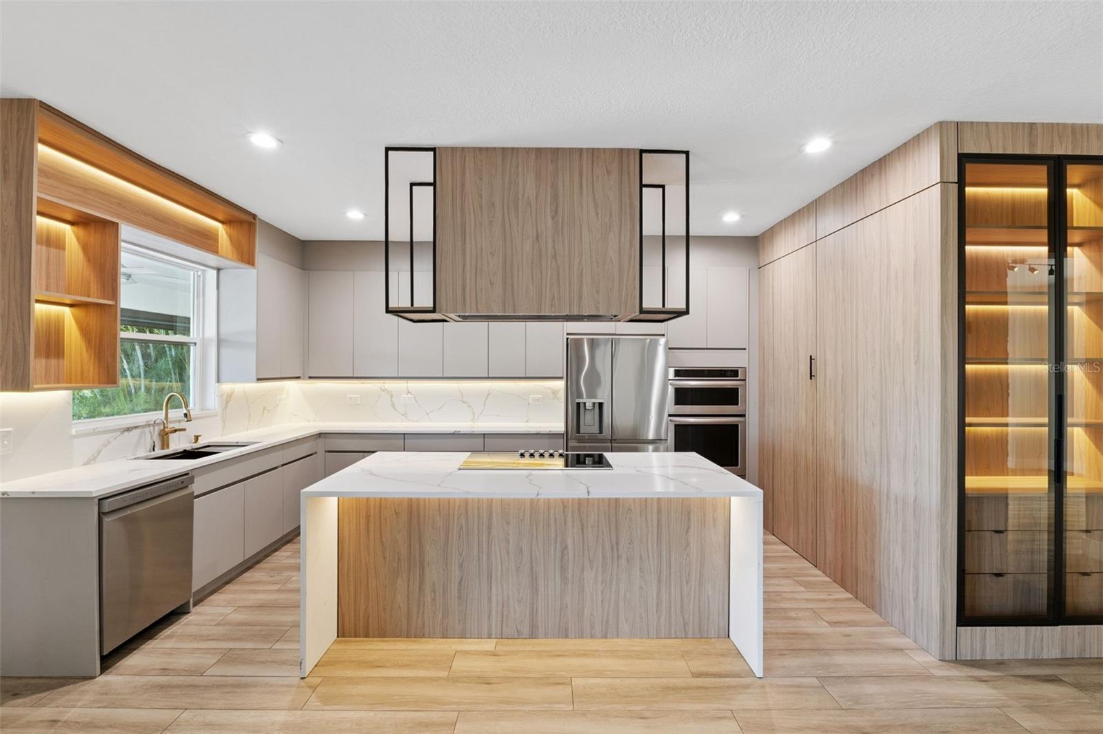 Image 29 of 70 For 16716 Caravaggio Loop