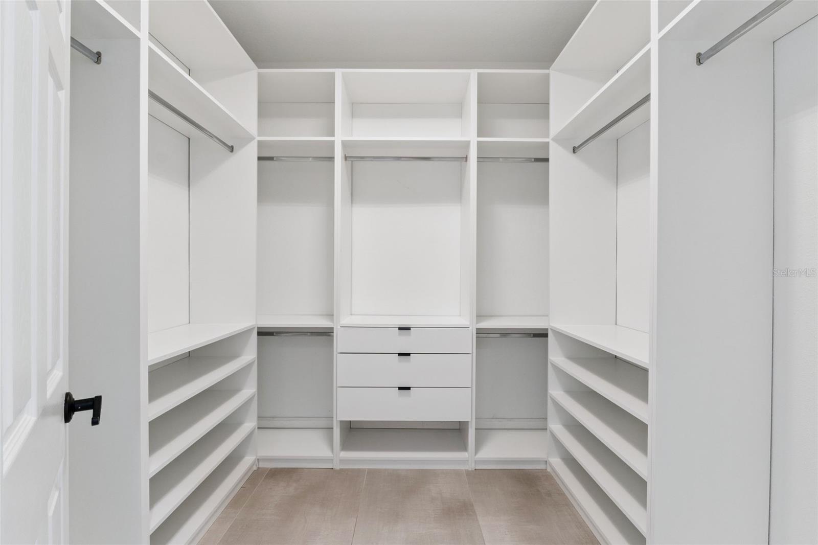 Image 43 of 70 For 16716 Caravaggio Loop