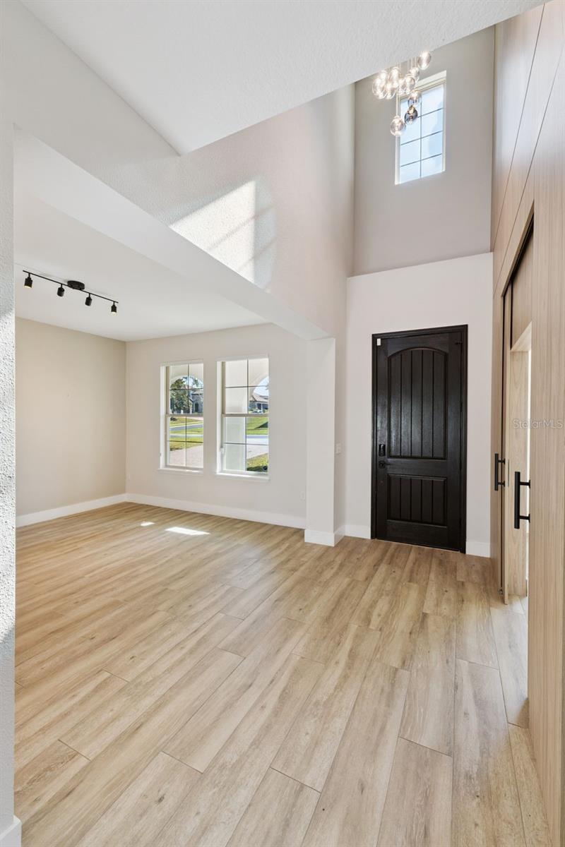 Image 5 of 70 For 16716 Caravaggio Loop