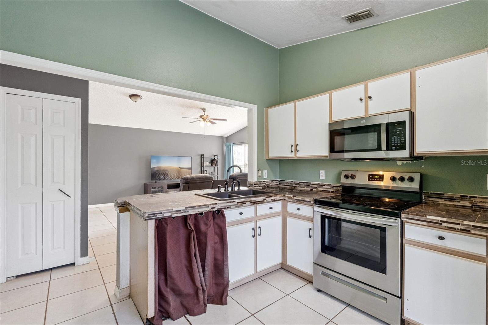 Image 10 of 27 For 5121 Luna Negra Drive