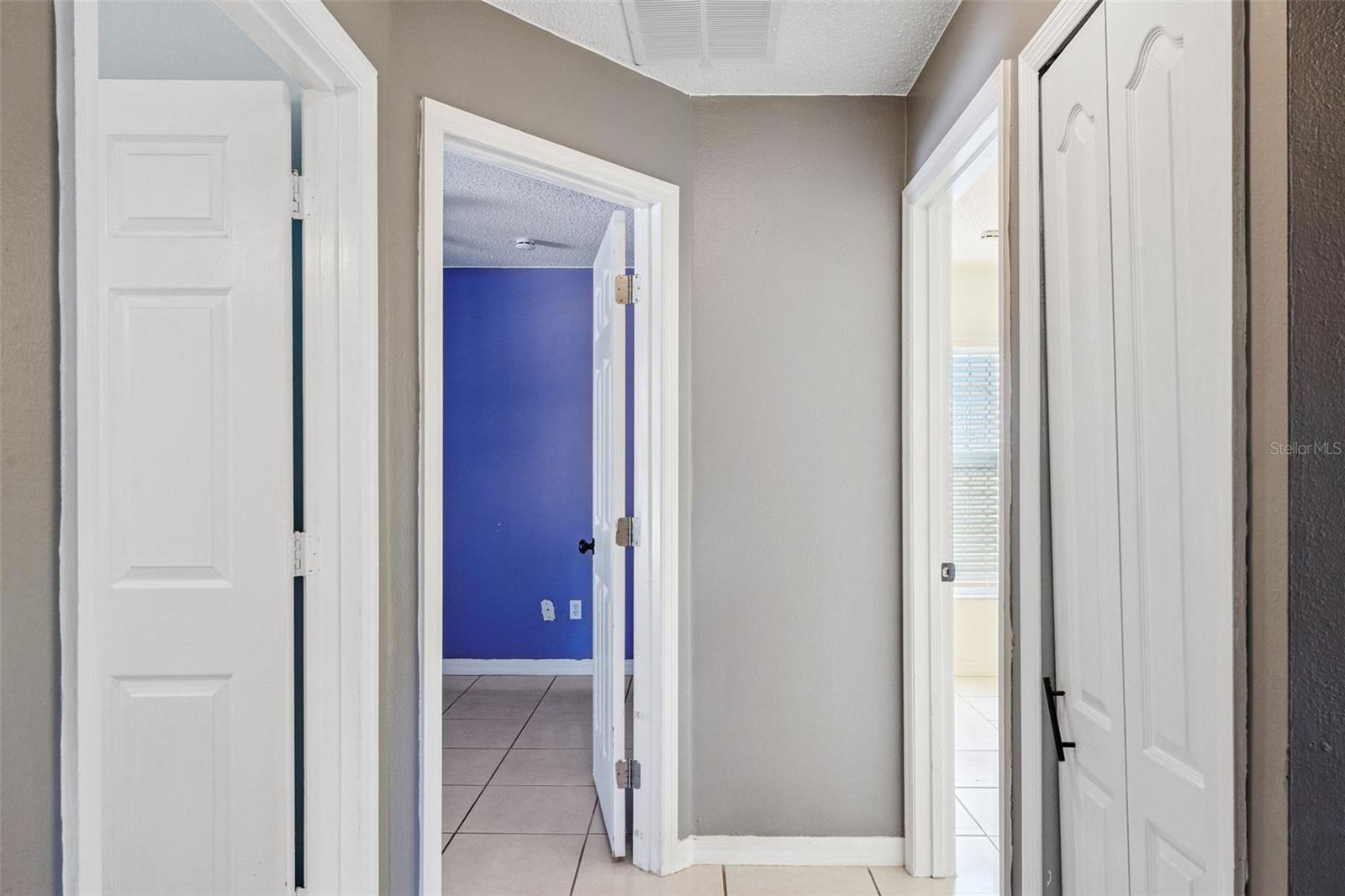 Image 11 of 27 For 5121 Luna Negra Drive