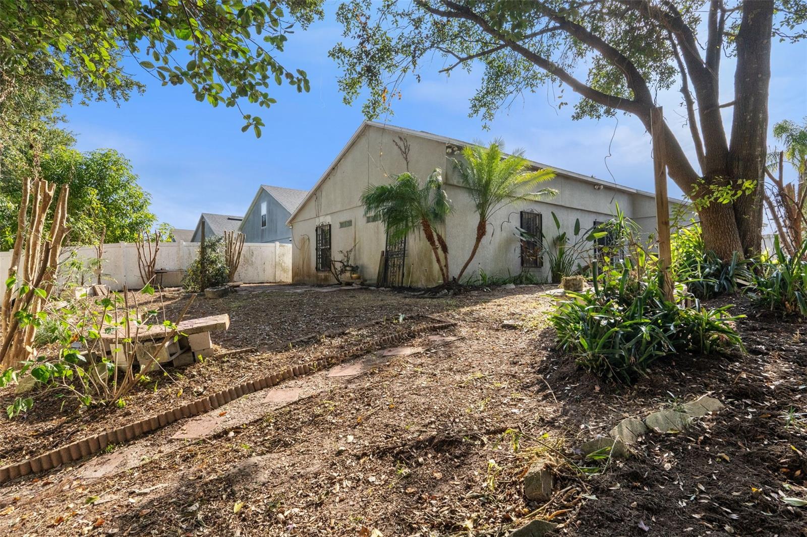 Image 20 of 27 For 5121 Luna Negra Drive