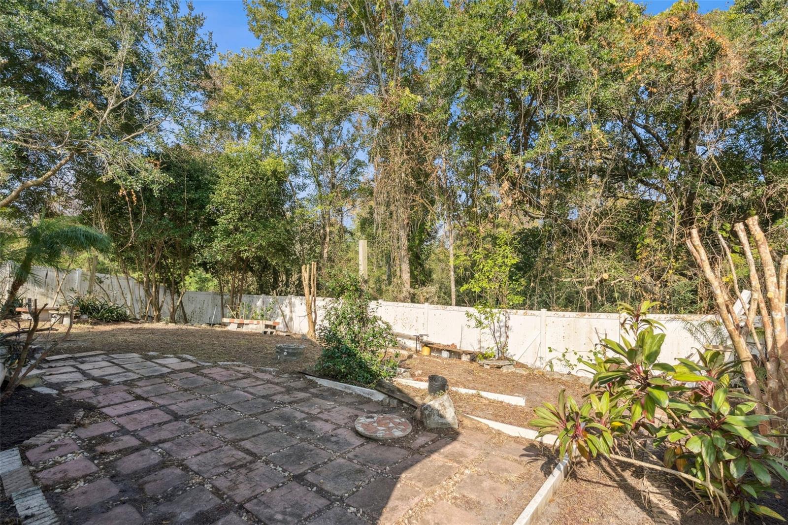 Image 21 of 27 For 5121 Luna Negra Drive