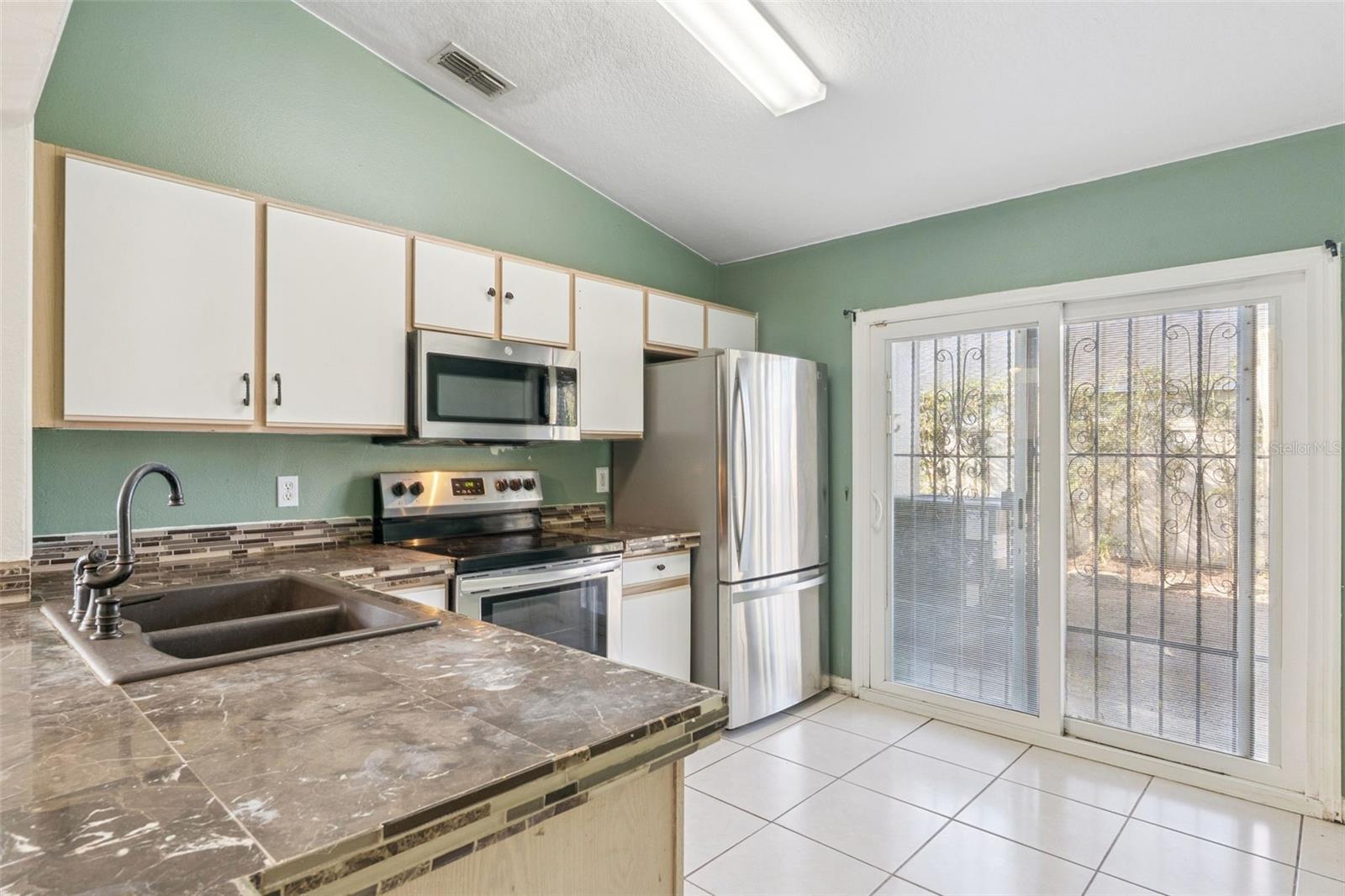 Image 9 of 27 For 5121 Luna Negra Drive