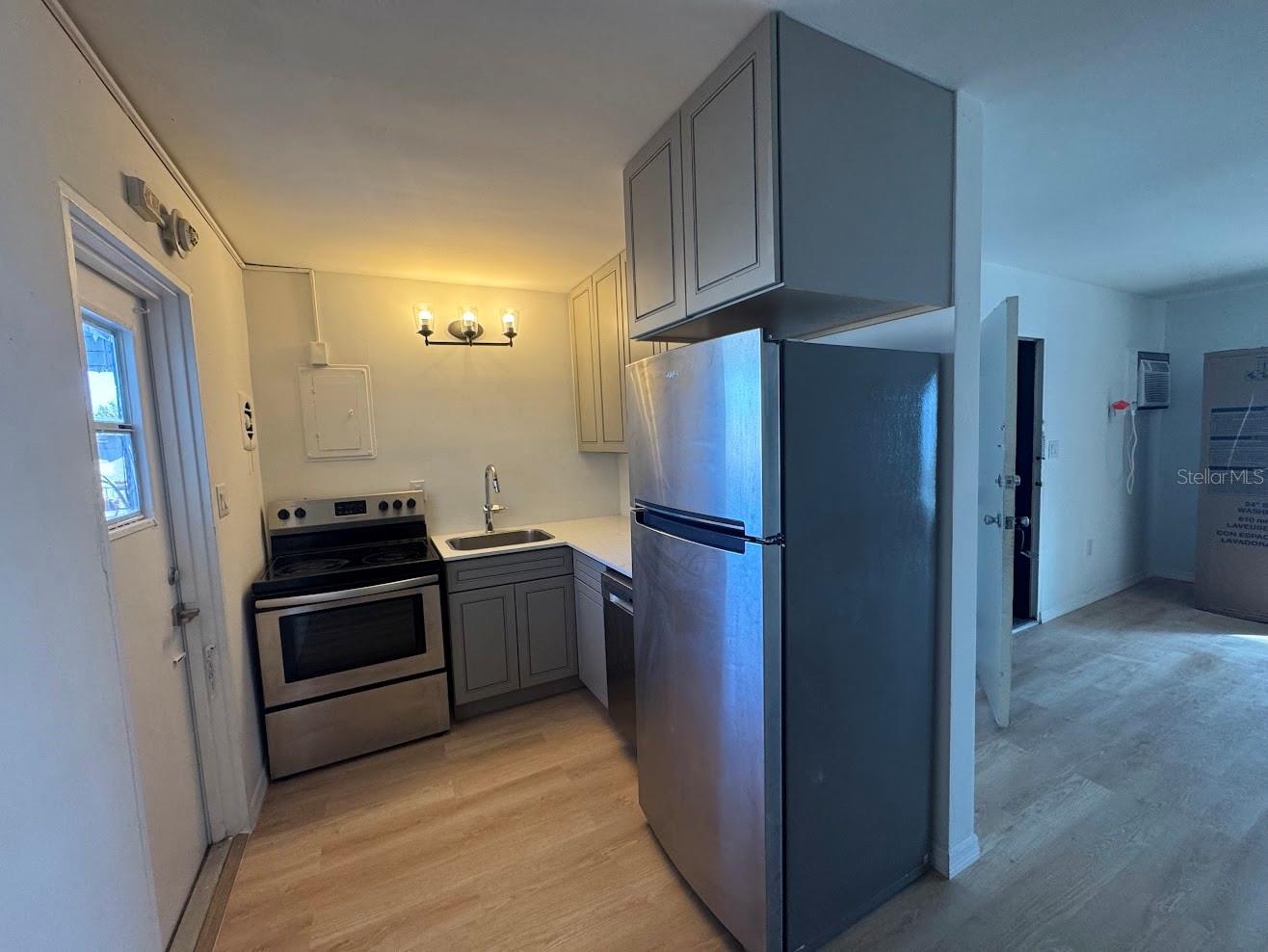 Image 4 of 17 For 151 Orlando Avenue 226