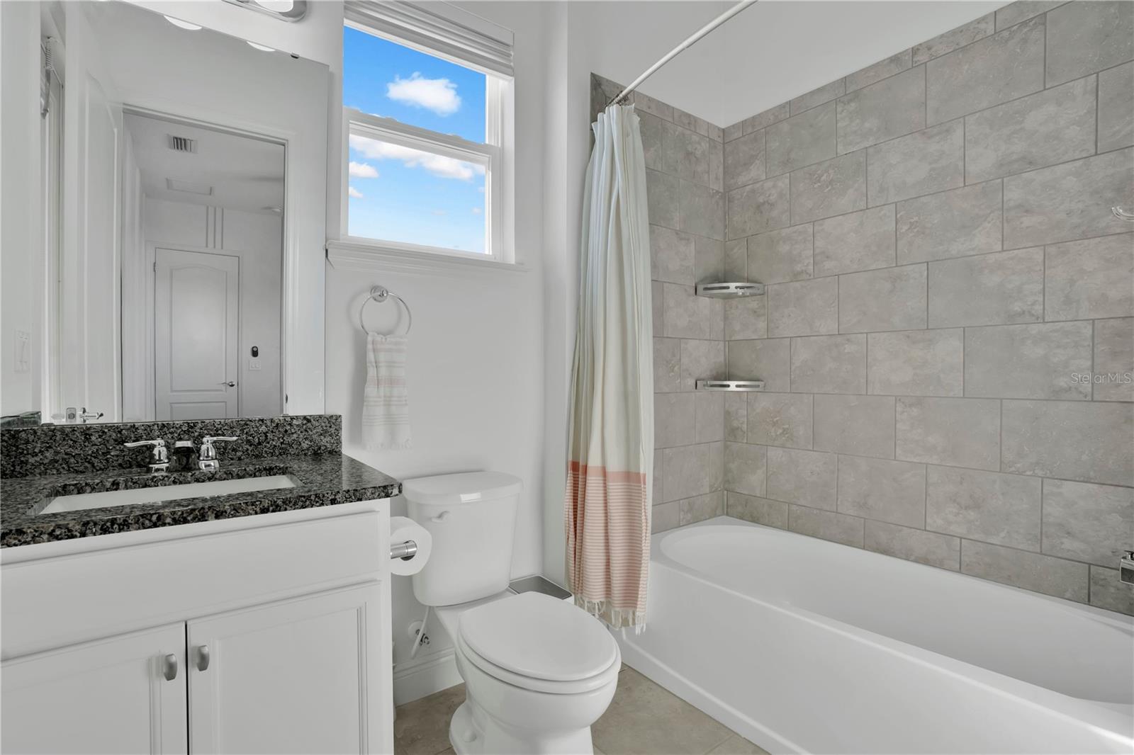 Image 44 of 79 For 15020 Sunstar Way