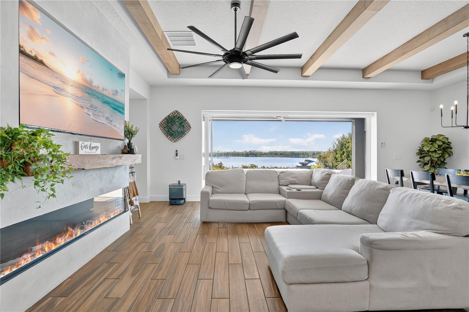 Image 7 of 79 For 15020 Sunstar Way