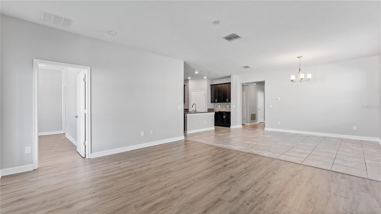 Image 10 of 38 For 9881 Magnolia Woods Boulevard