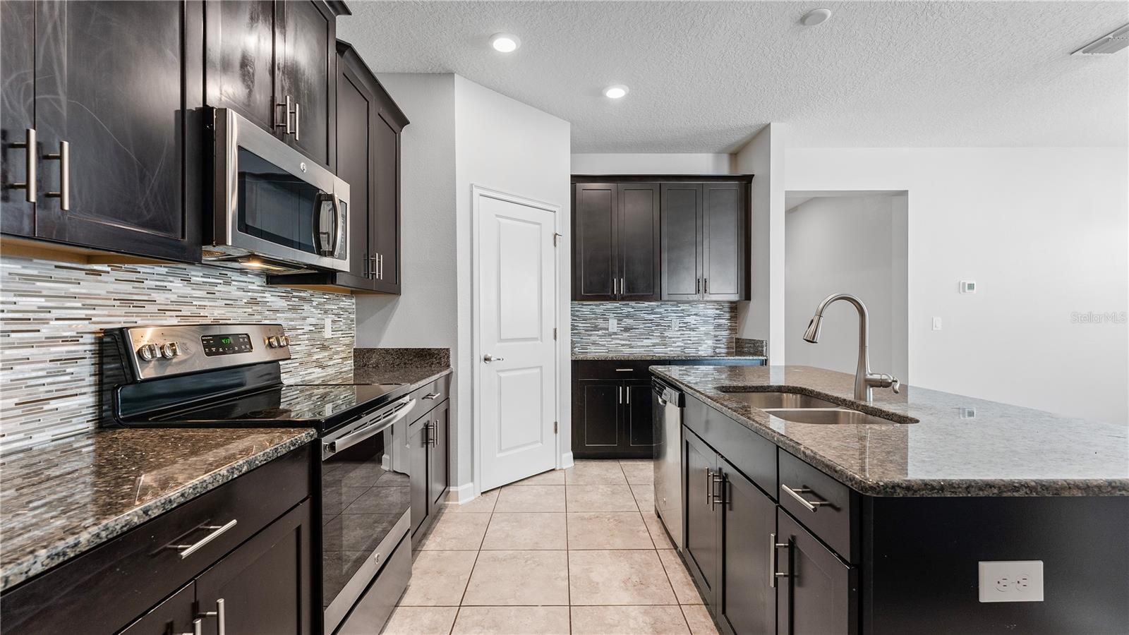 Image 13 of 38 For 9881 Magnolia Woods Boulevard