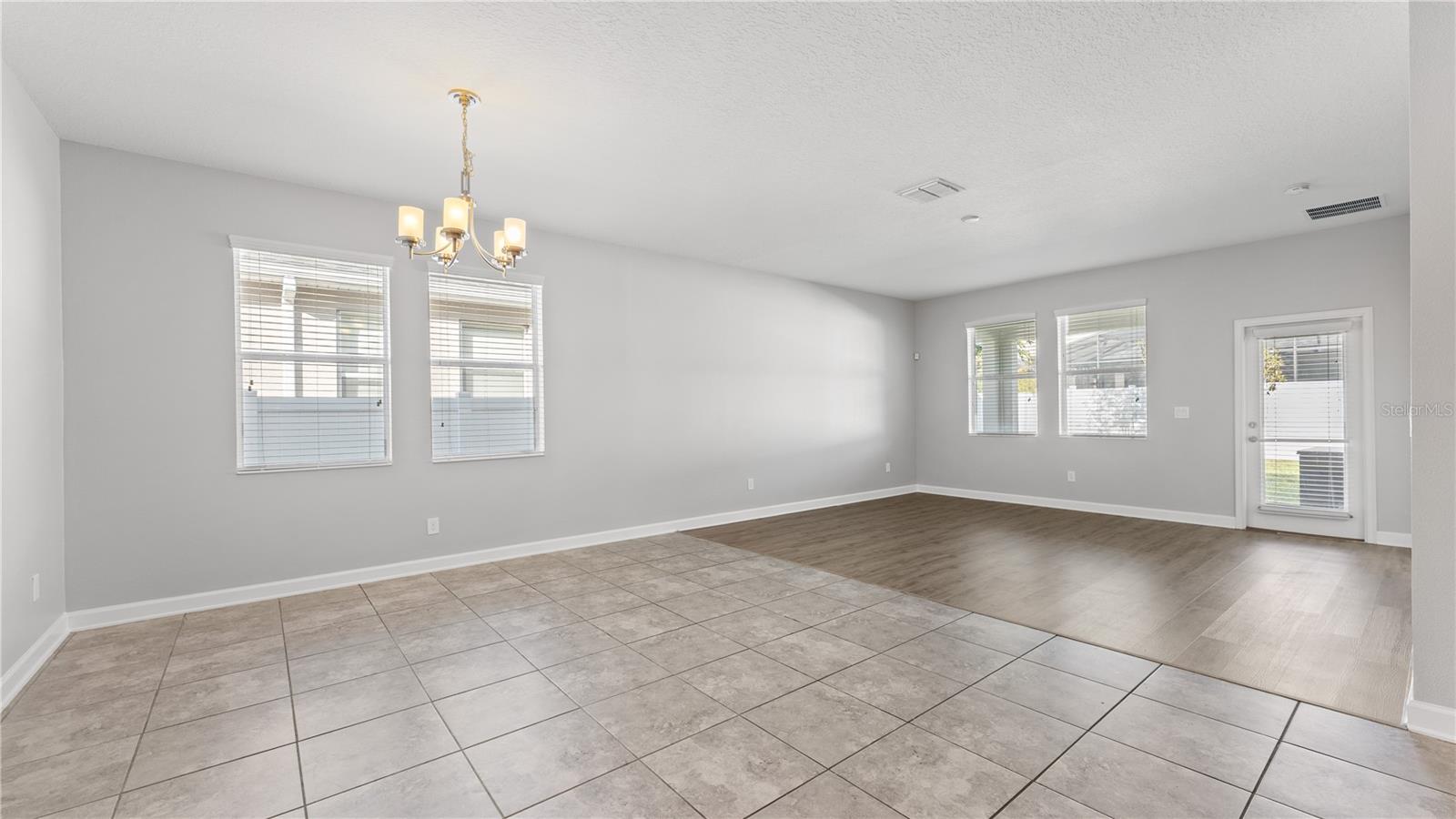 Image 9 of 38 For 9881 Magnolia Woods Boulevard