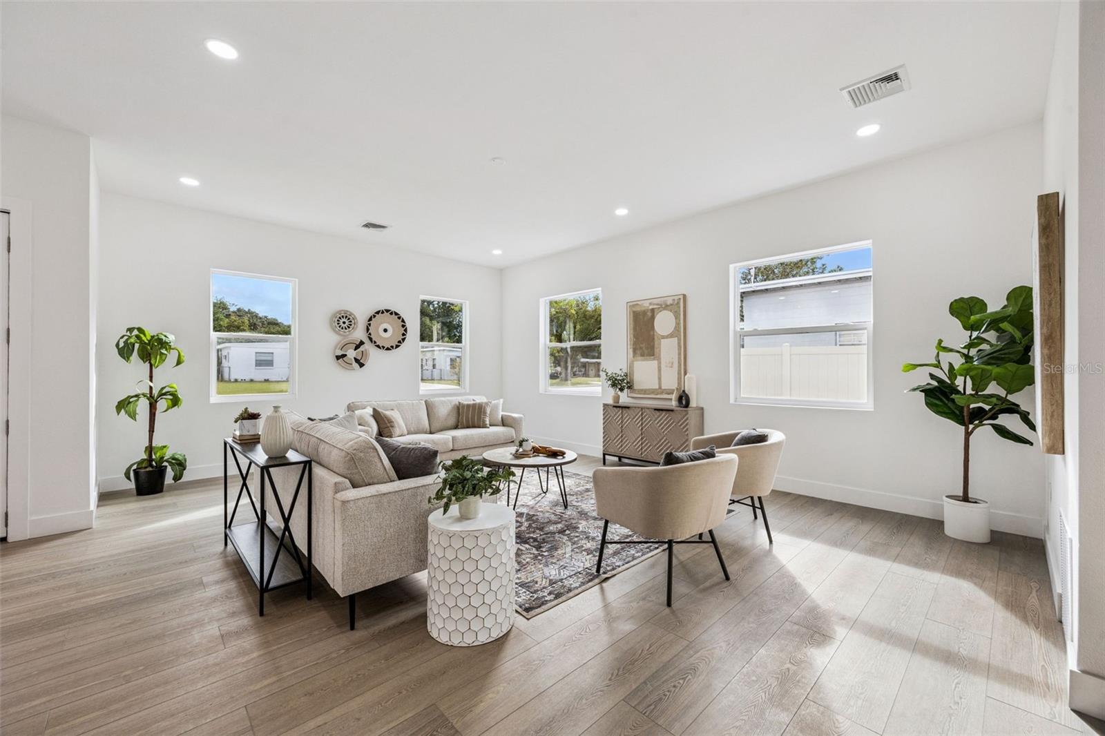 Image 3 of 49 For 3101 Pickfair Street