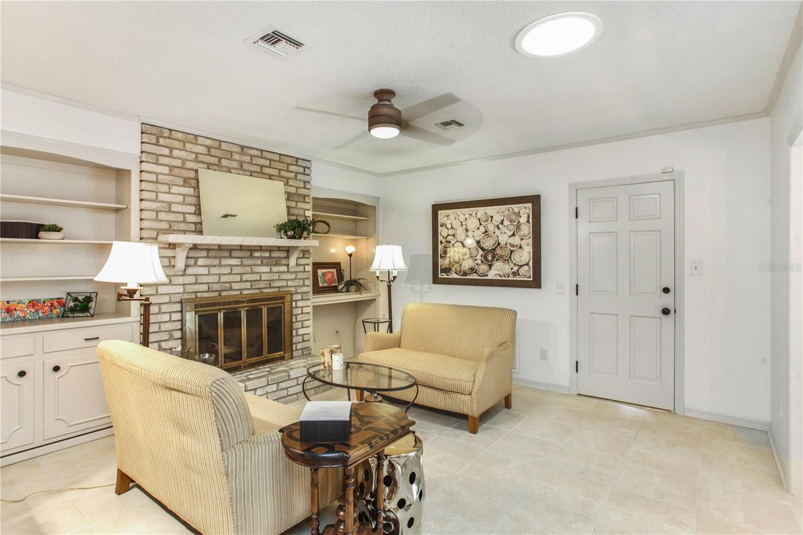 Image 15 of 29 For 2040 Countryside Circle N