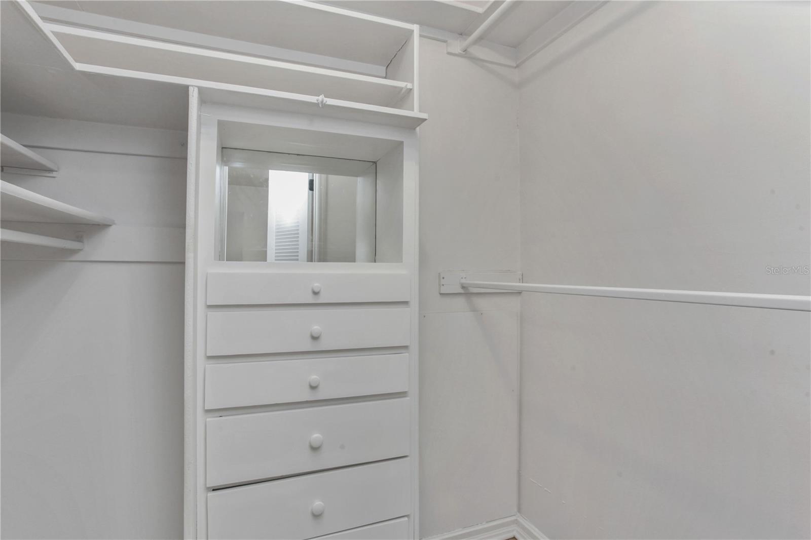 Image 20 of 29 For 2040 Countryside Circle N